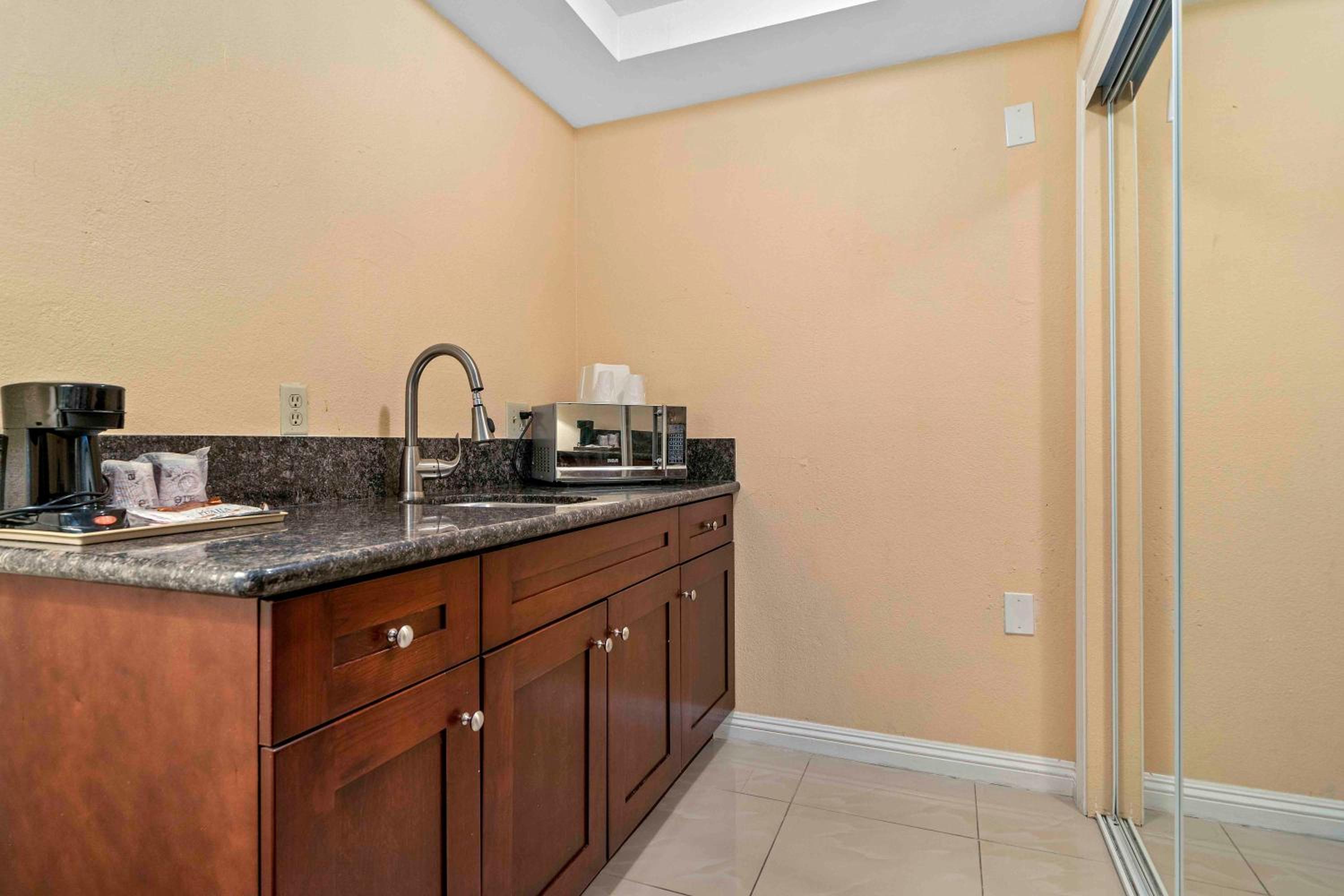 Family Suite - Photo 3