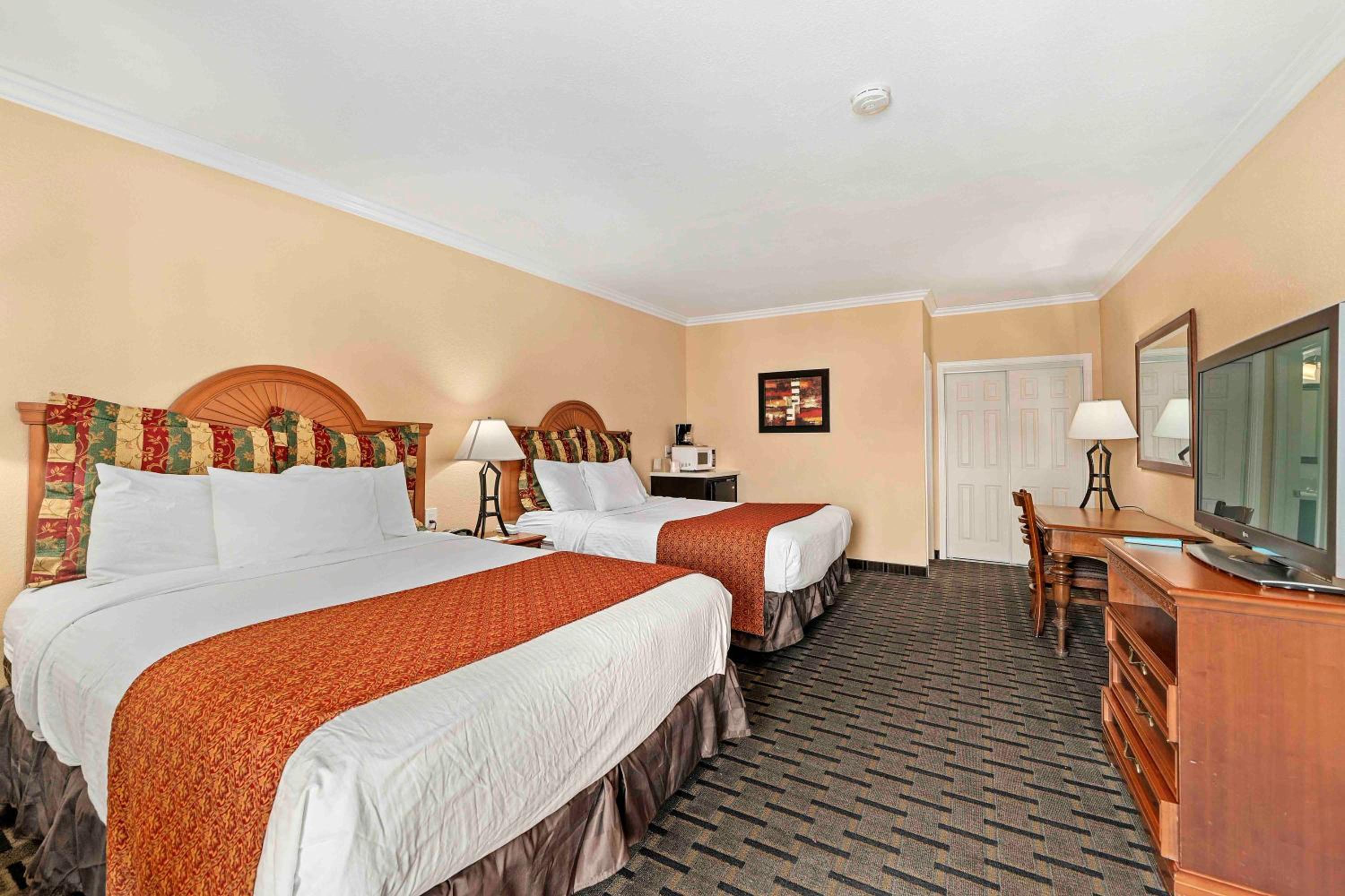 Standard Queen Room with Two Queen Beds - Photo 1