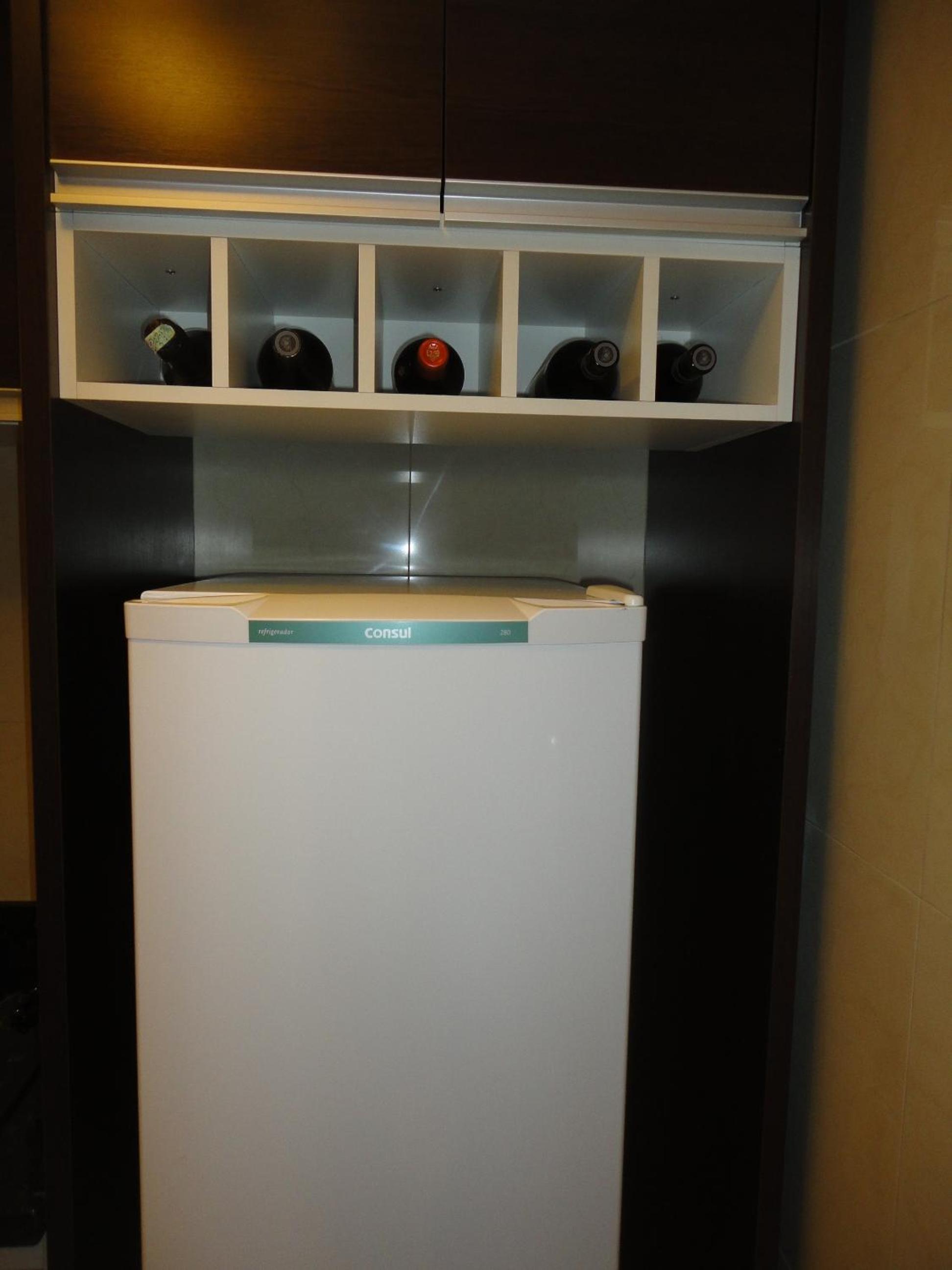 Superior One-Bedroom Apartment - Photo 33