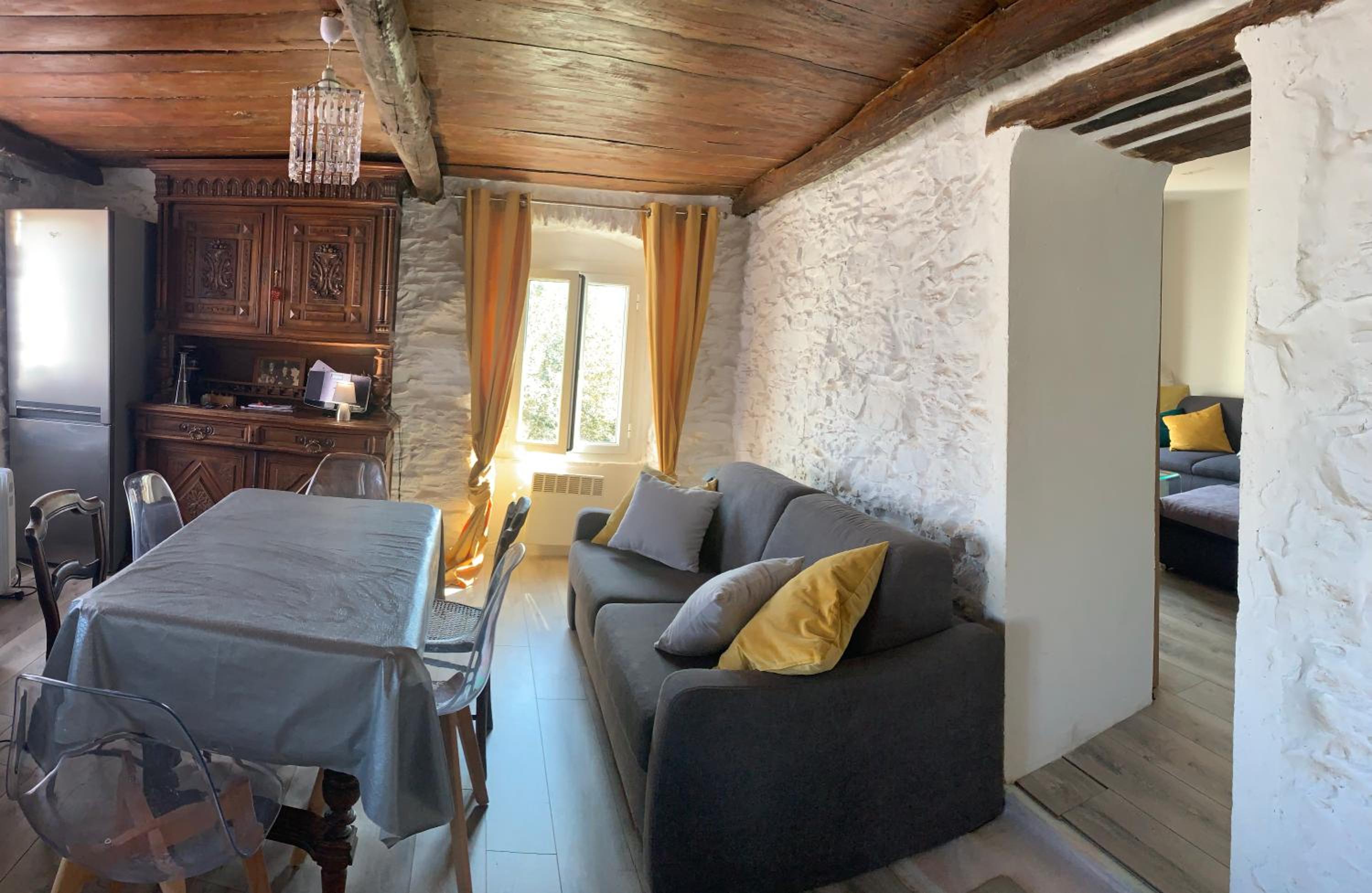 Apartment with Sea View - Photo 3