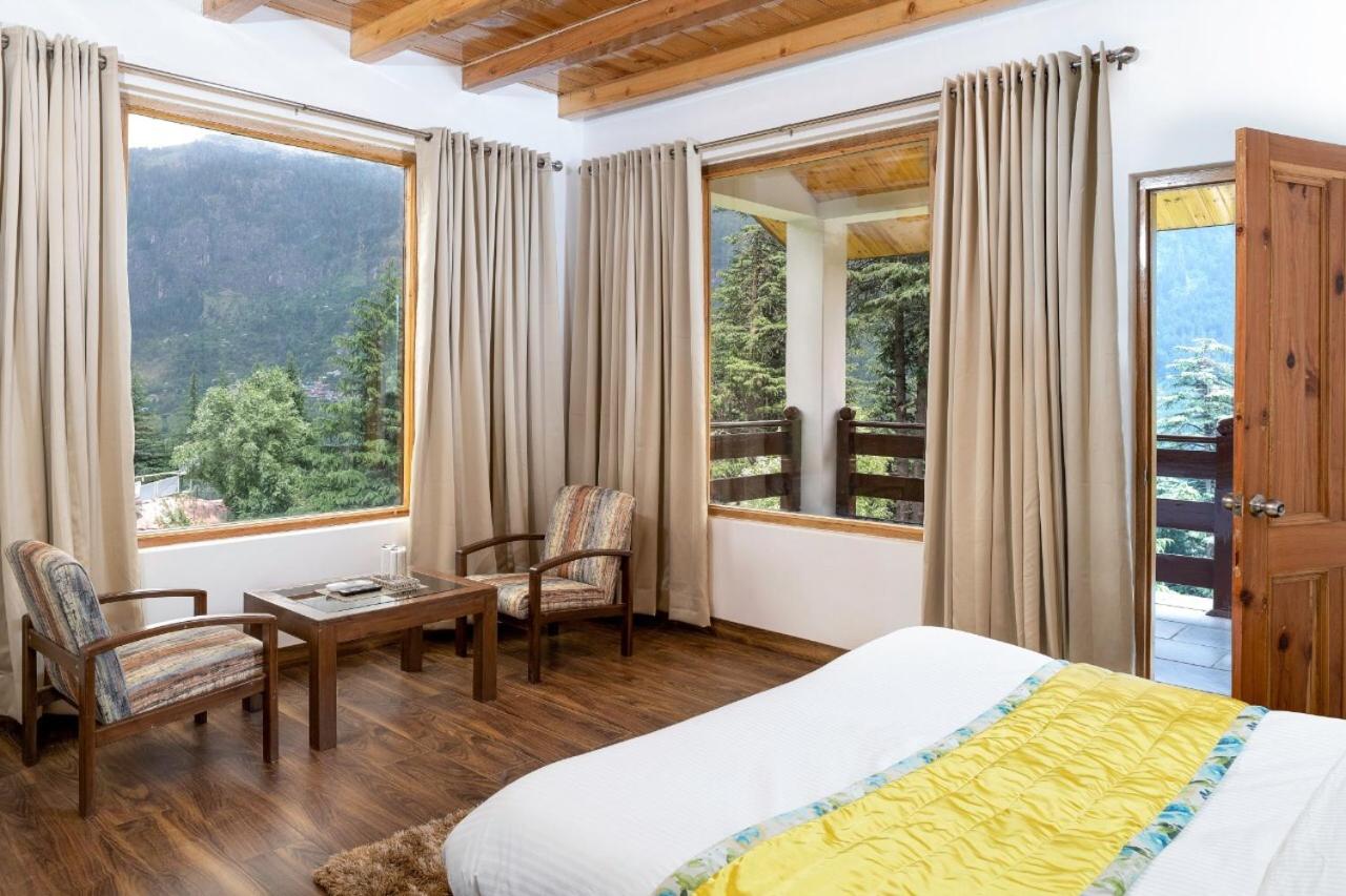 Apartment with Mountain View