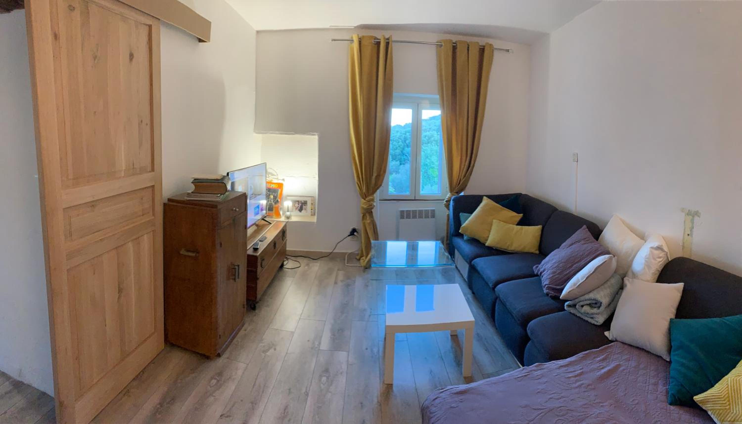 Apartment with Sea View - Photo 4