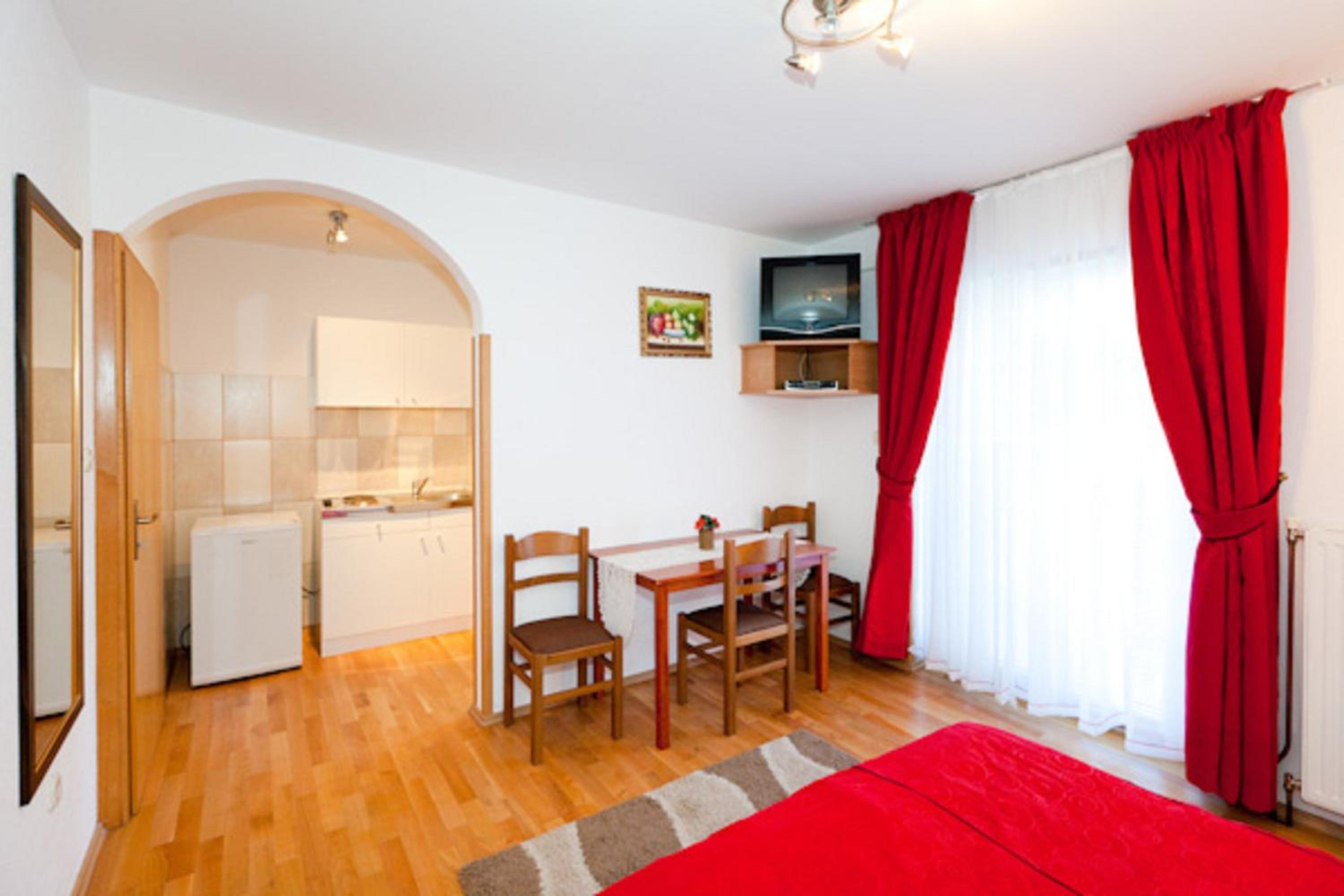 One-Bedroom Apartment with Balcony photo 1