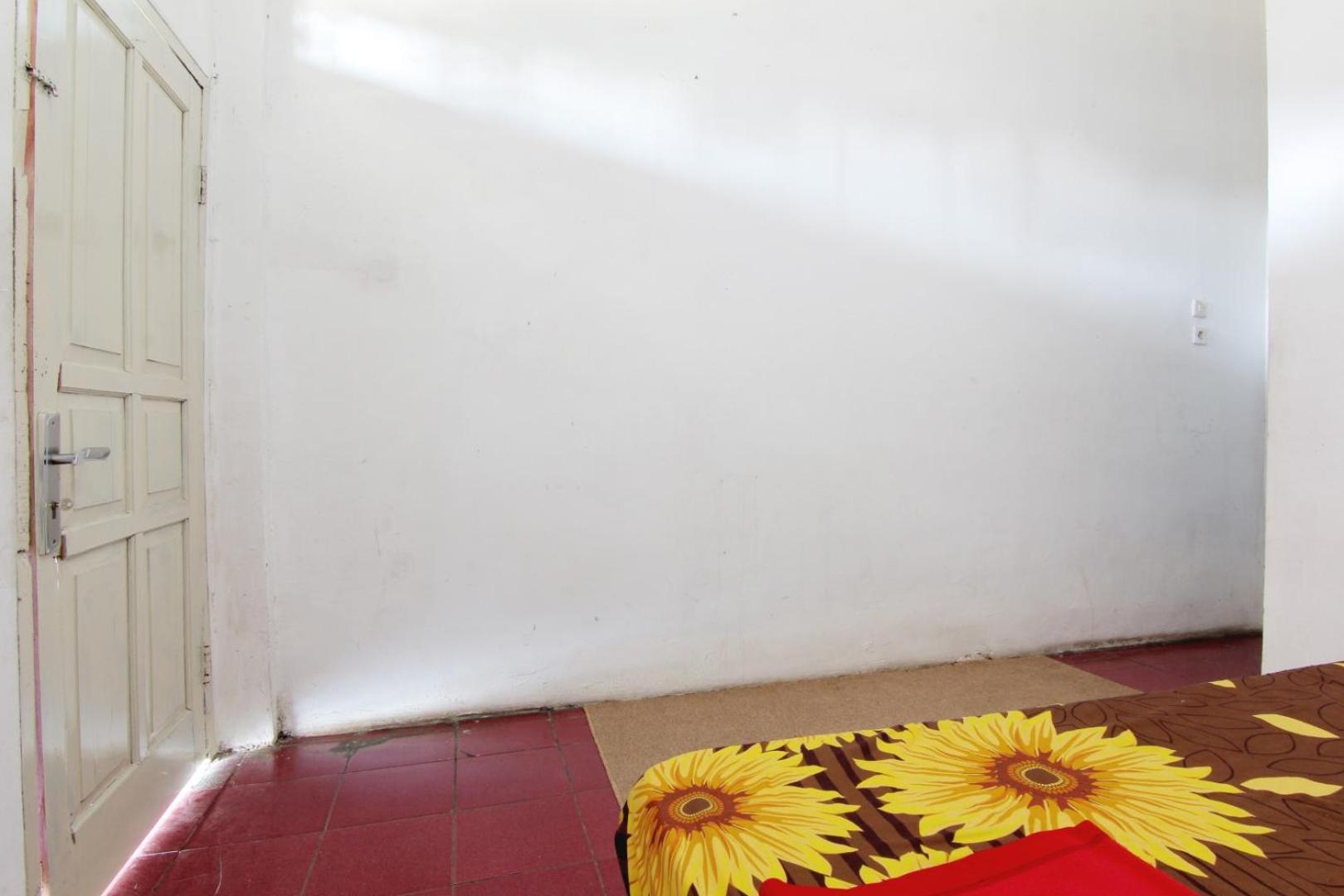 Standard Double Room - Photo 5