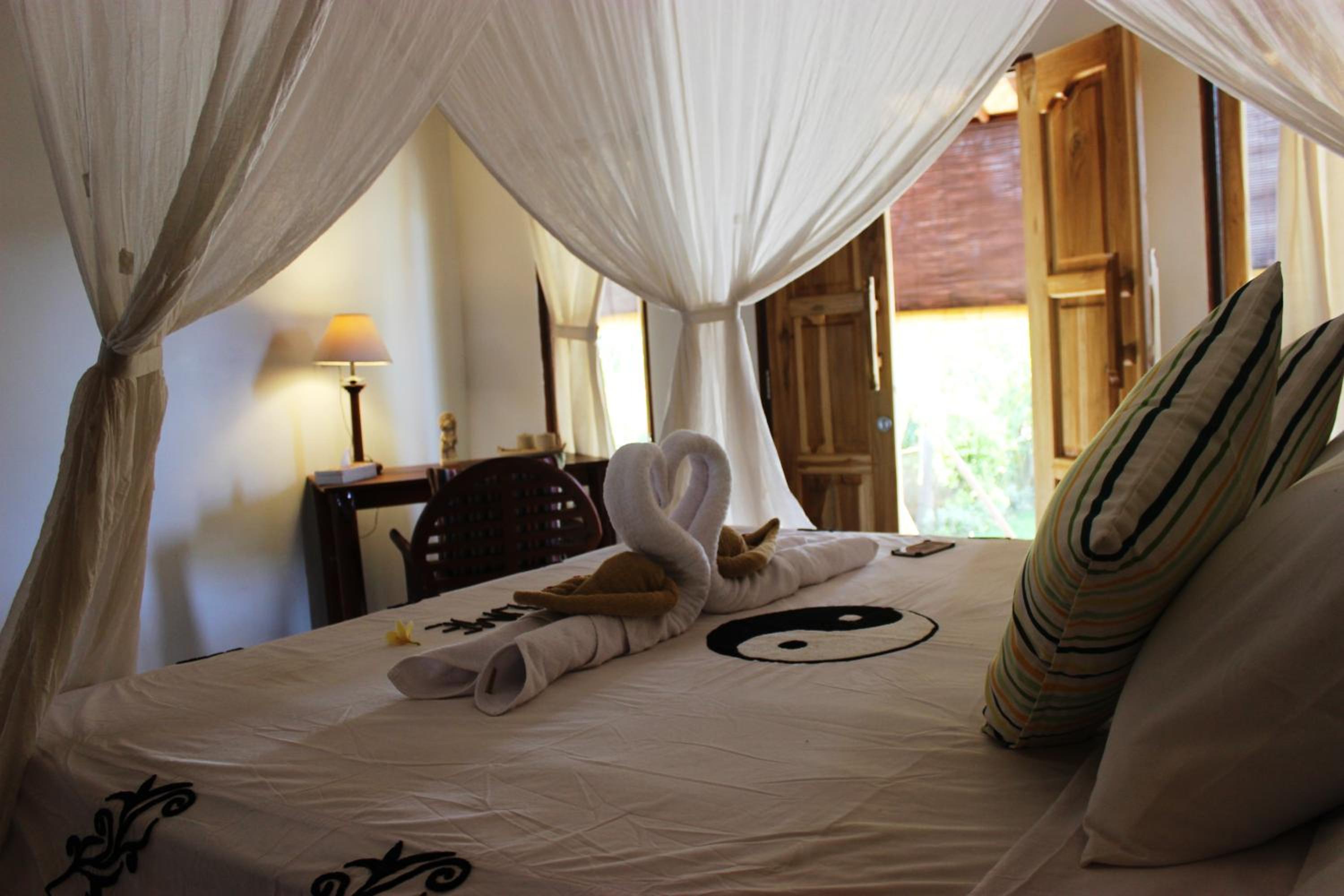 Deluxe Double or Twin Room - Photo 9