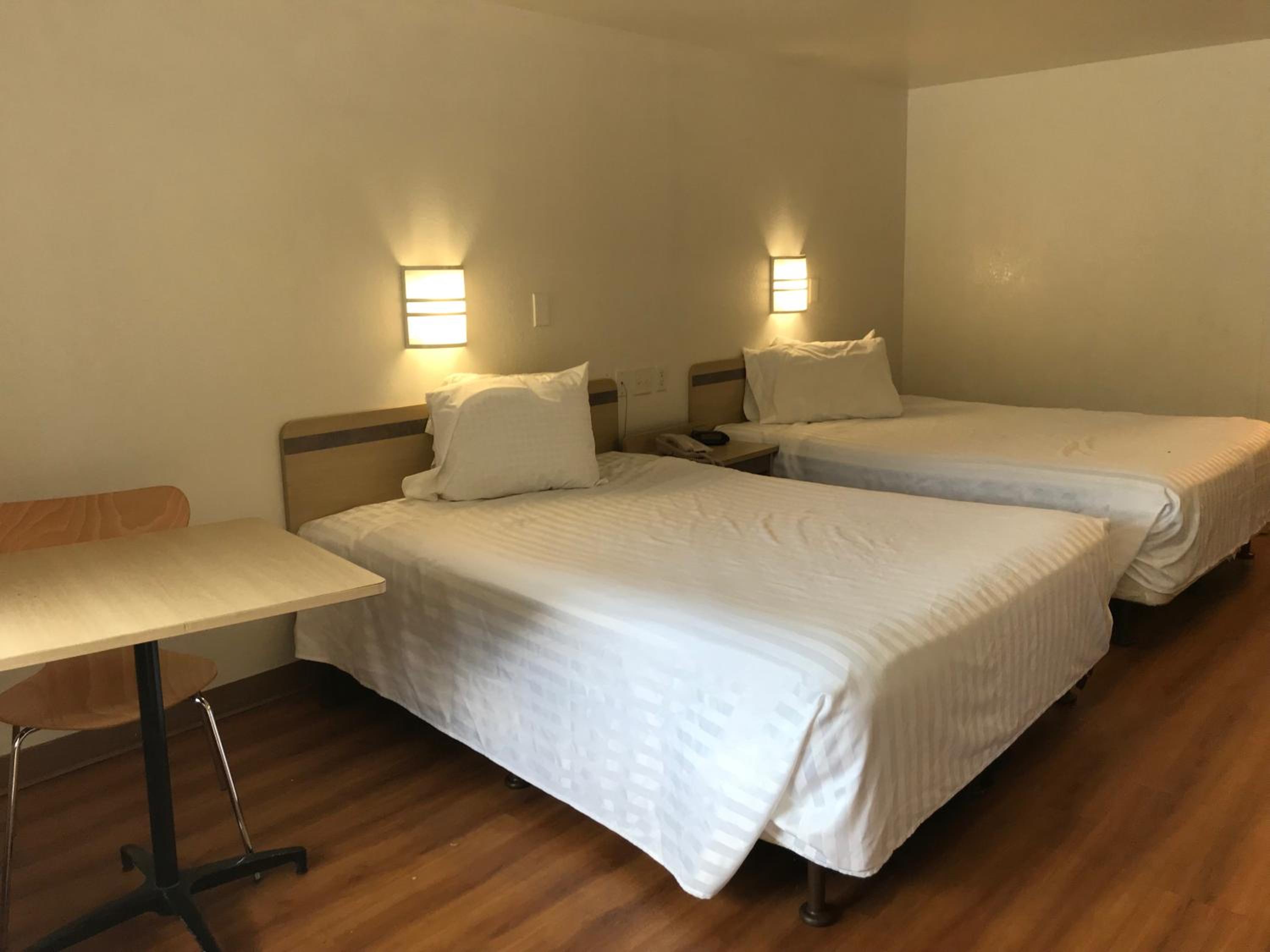 Double Room with Two Double Beds - Mobility Access/Non-Smoking photo 3