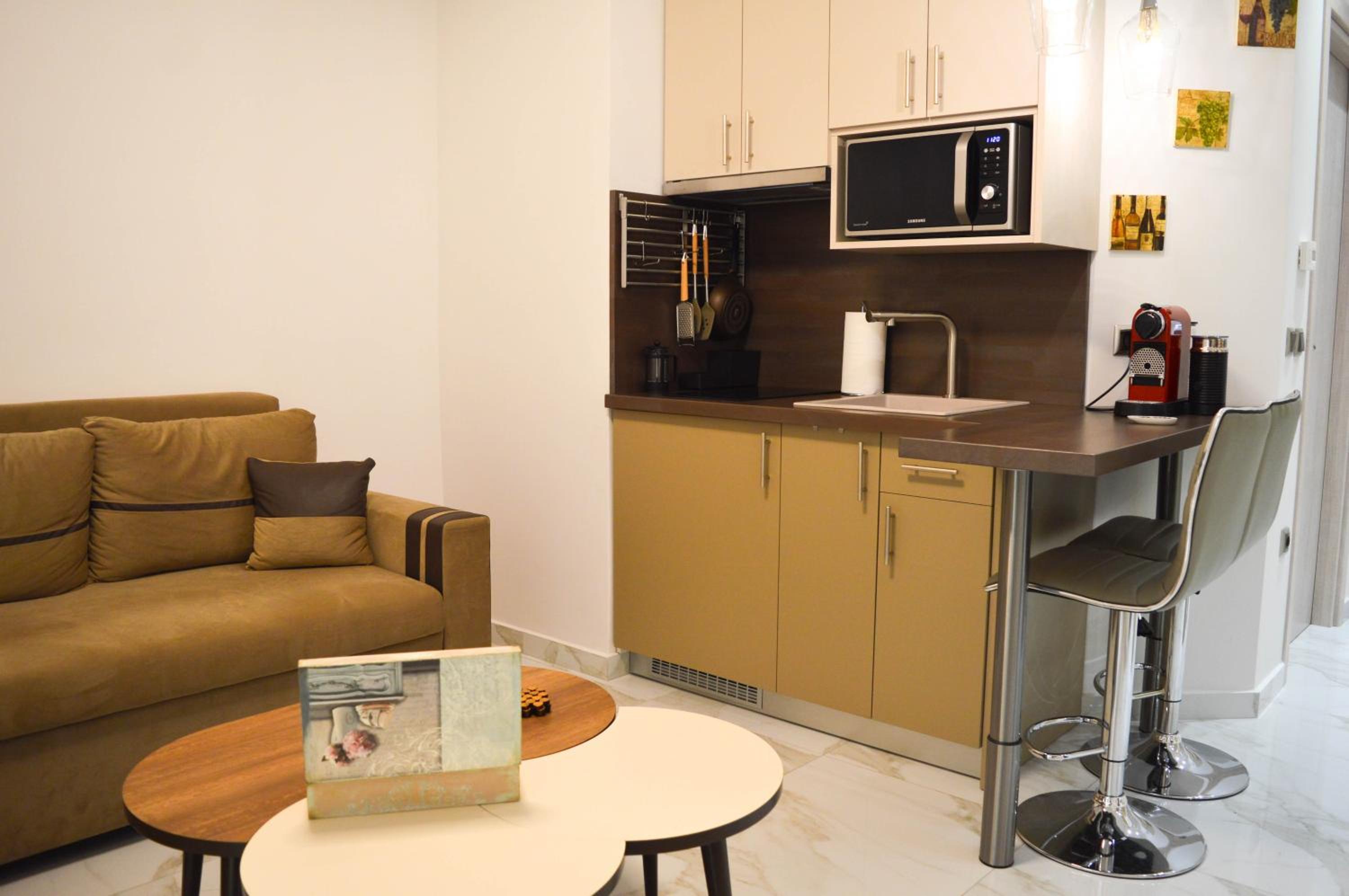 One-Bedroom Apartment - Photo 32