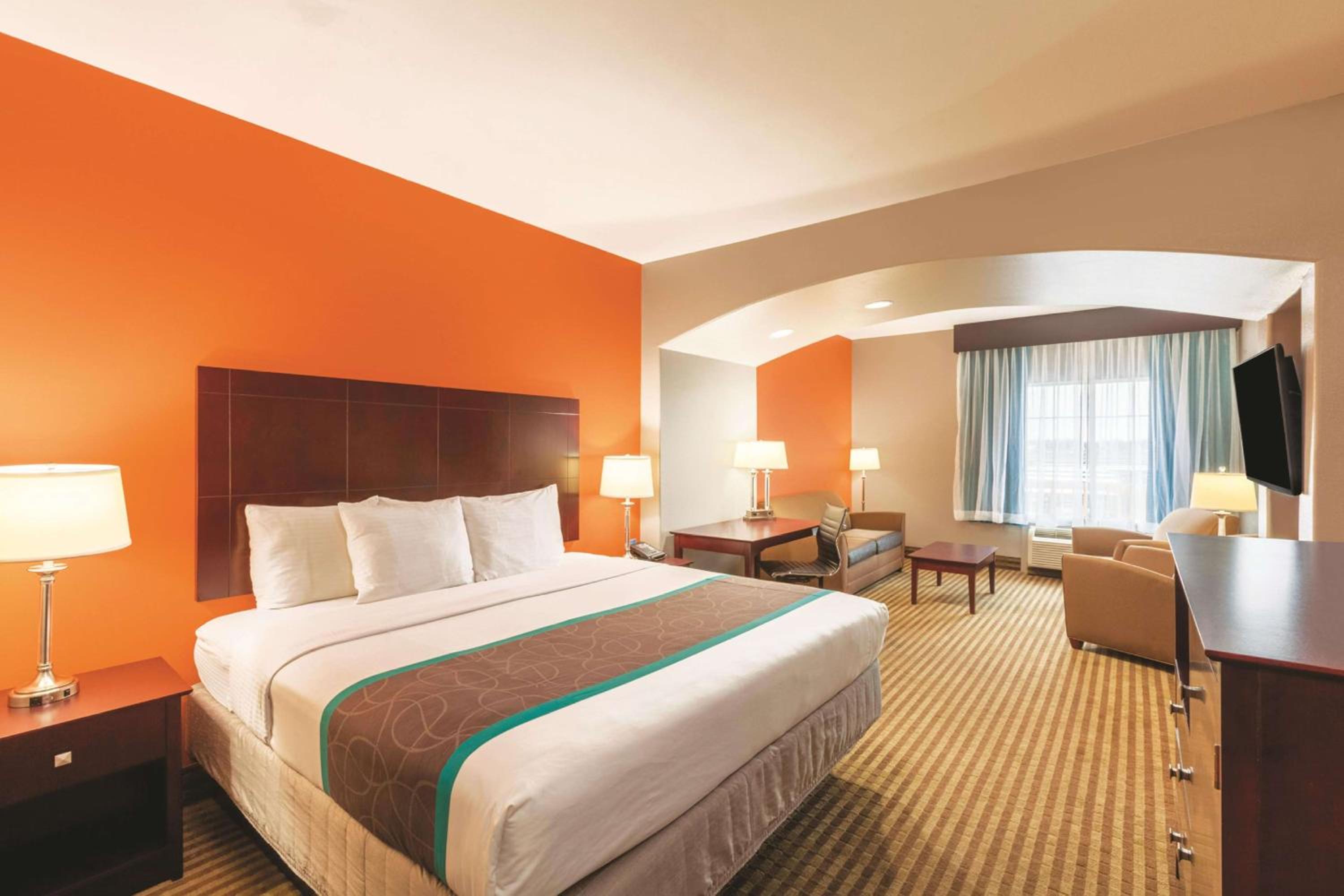 Deluxe King Room - Photo 1