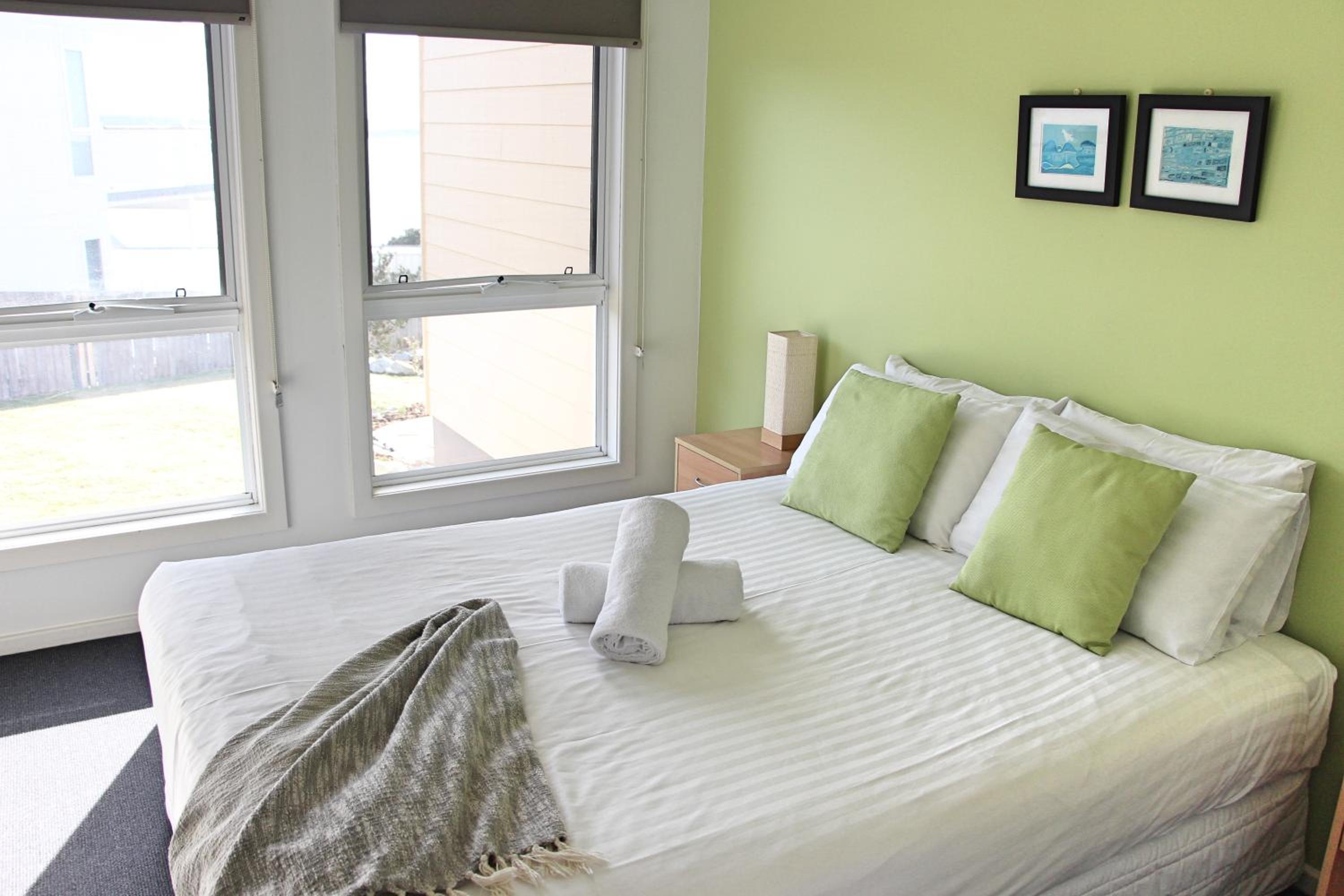 Three-Bedroom House photo 2