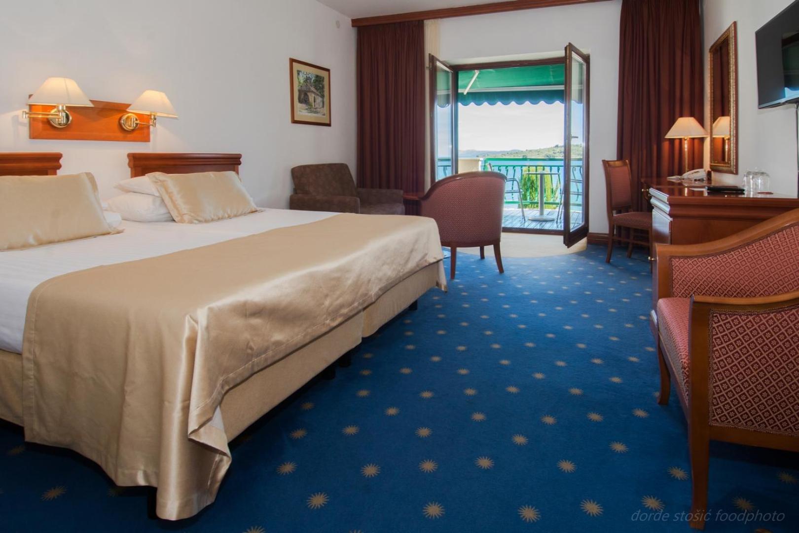 Deluxe Plus Twin Room with Extra Bed, Balcony and Sea View