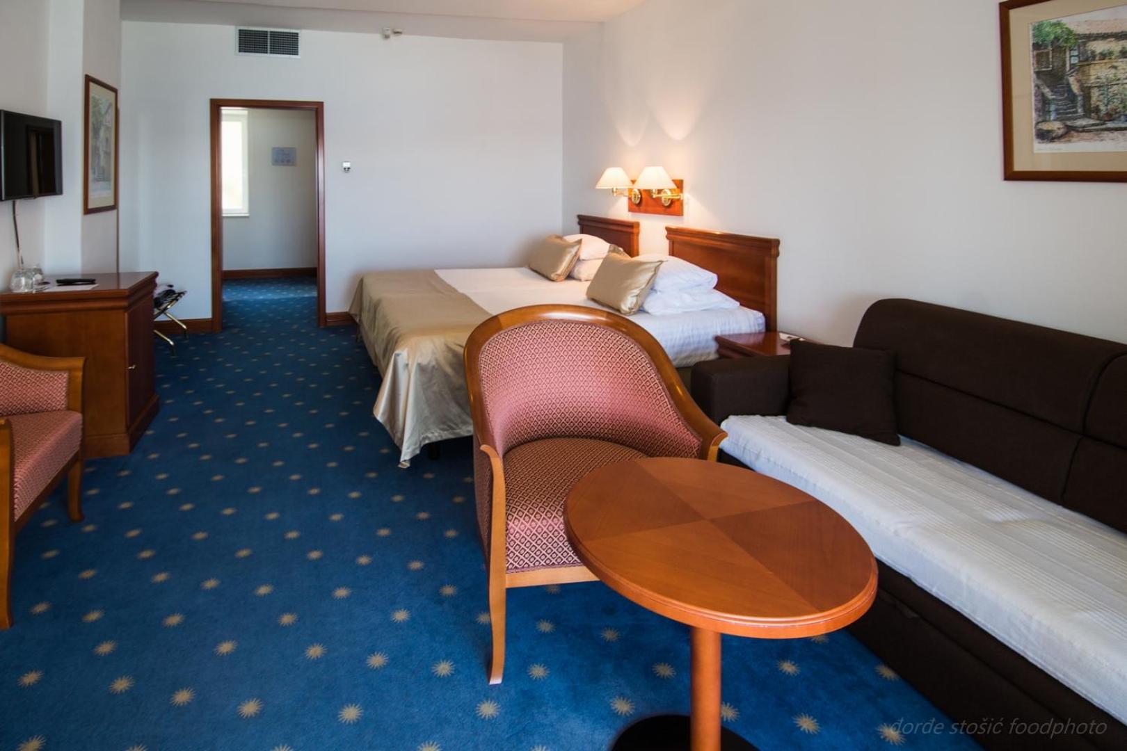  Deluxe Plus Twin Room with Extra Bed, Balcony and Sea View photo 3