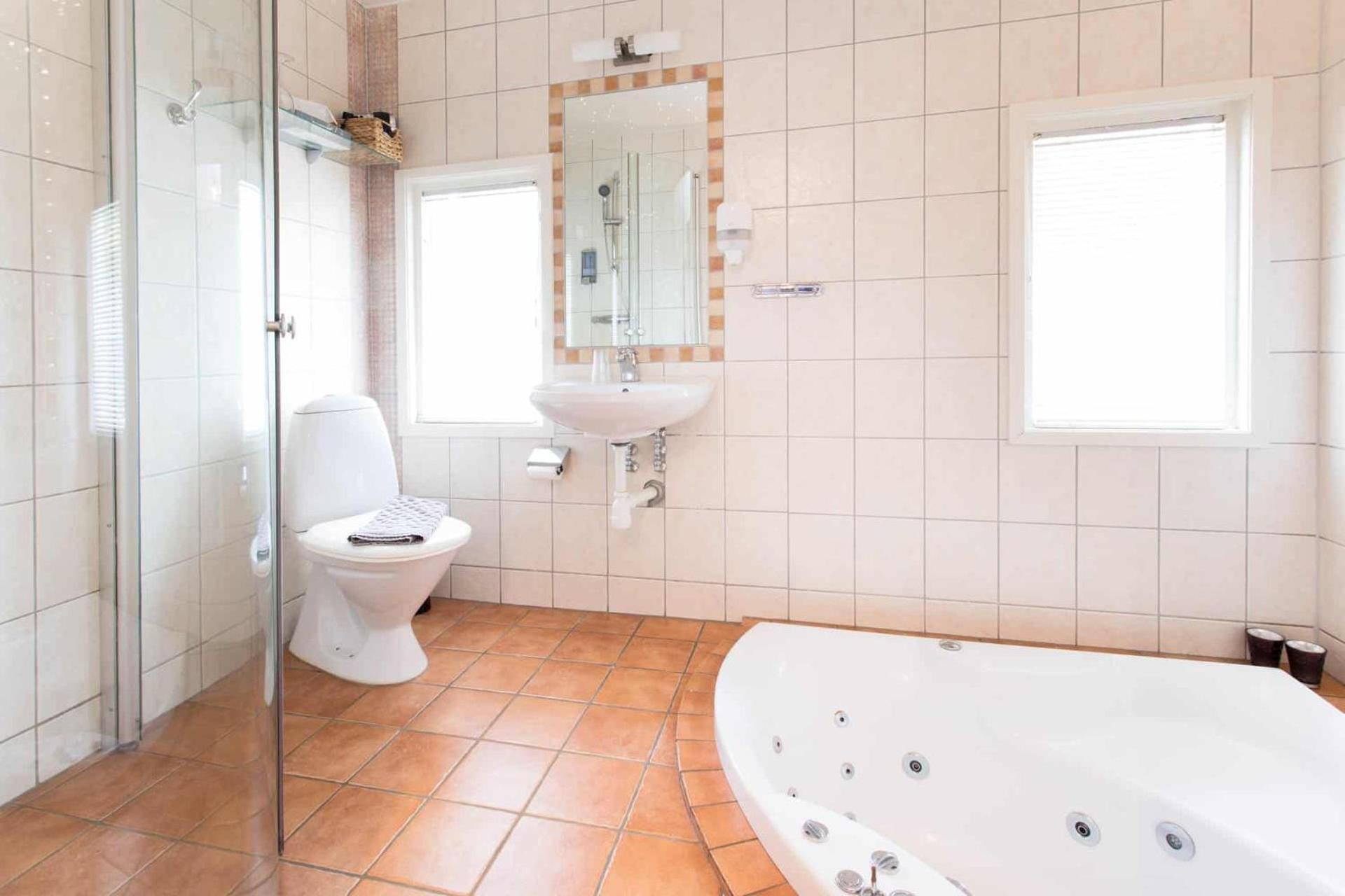 Double Room with Spa Bath  - Photo 2