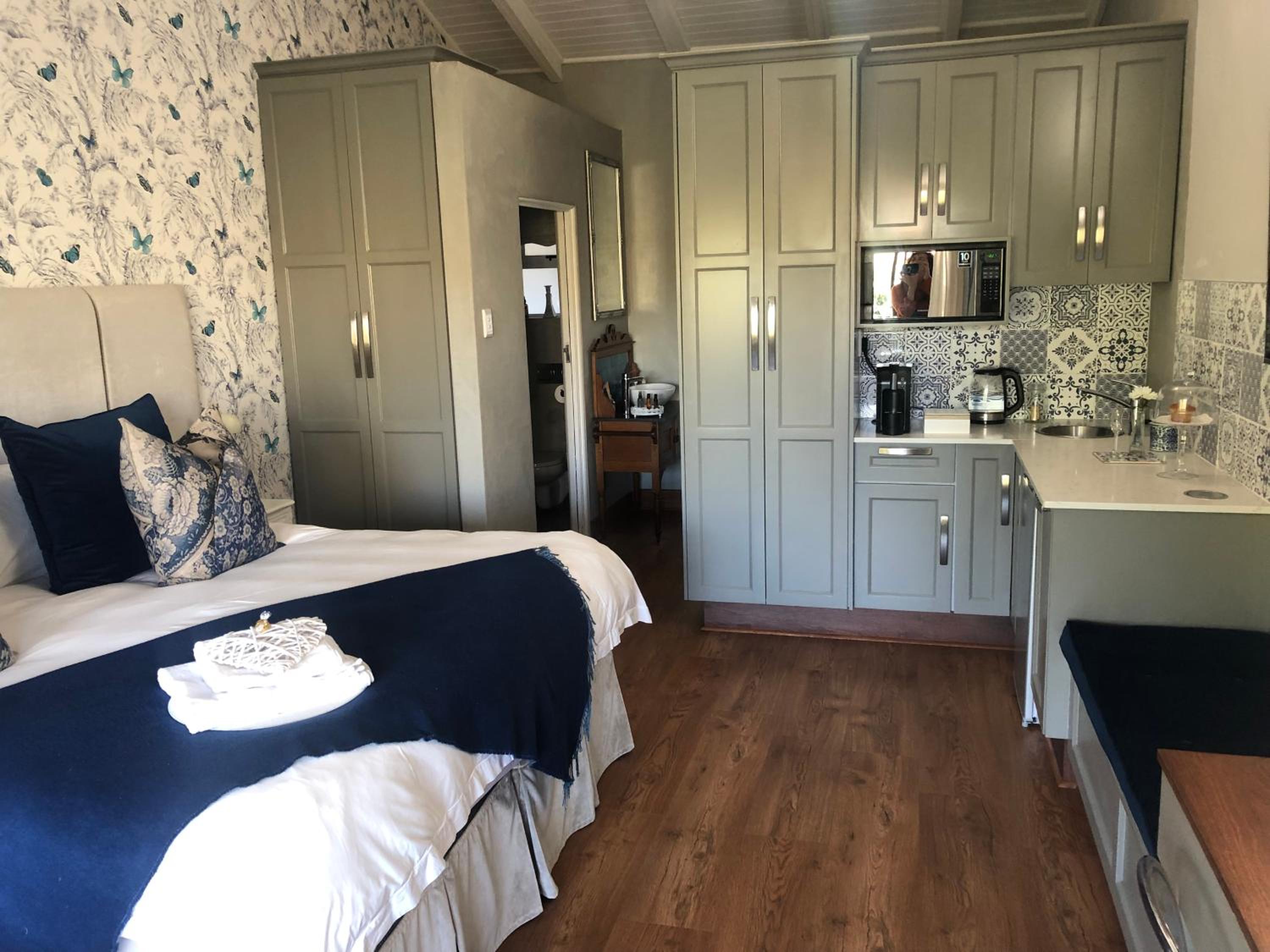 Double Room - Photo 1