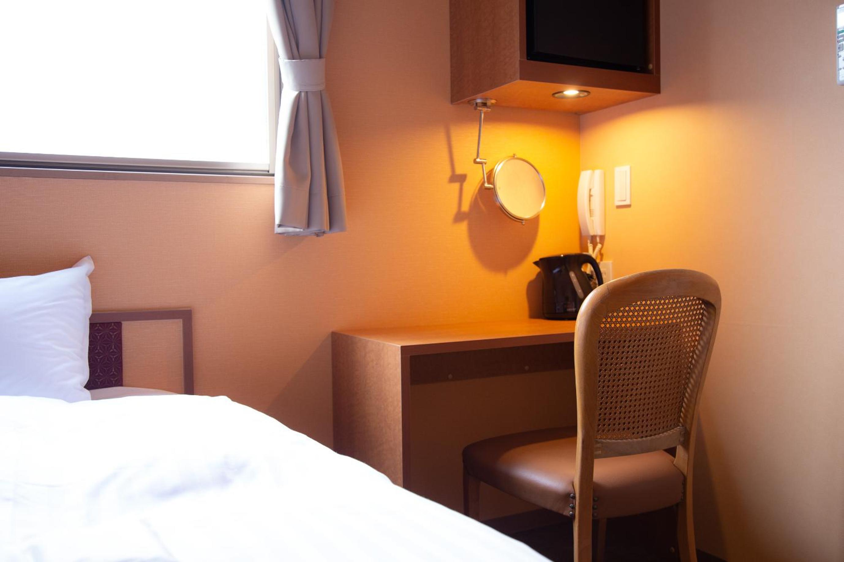 Standard Twin Room - Photo 6