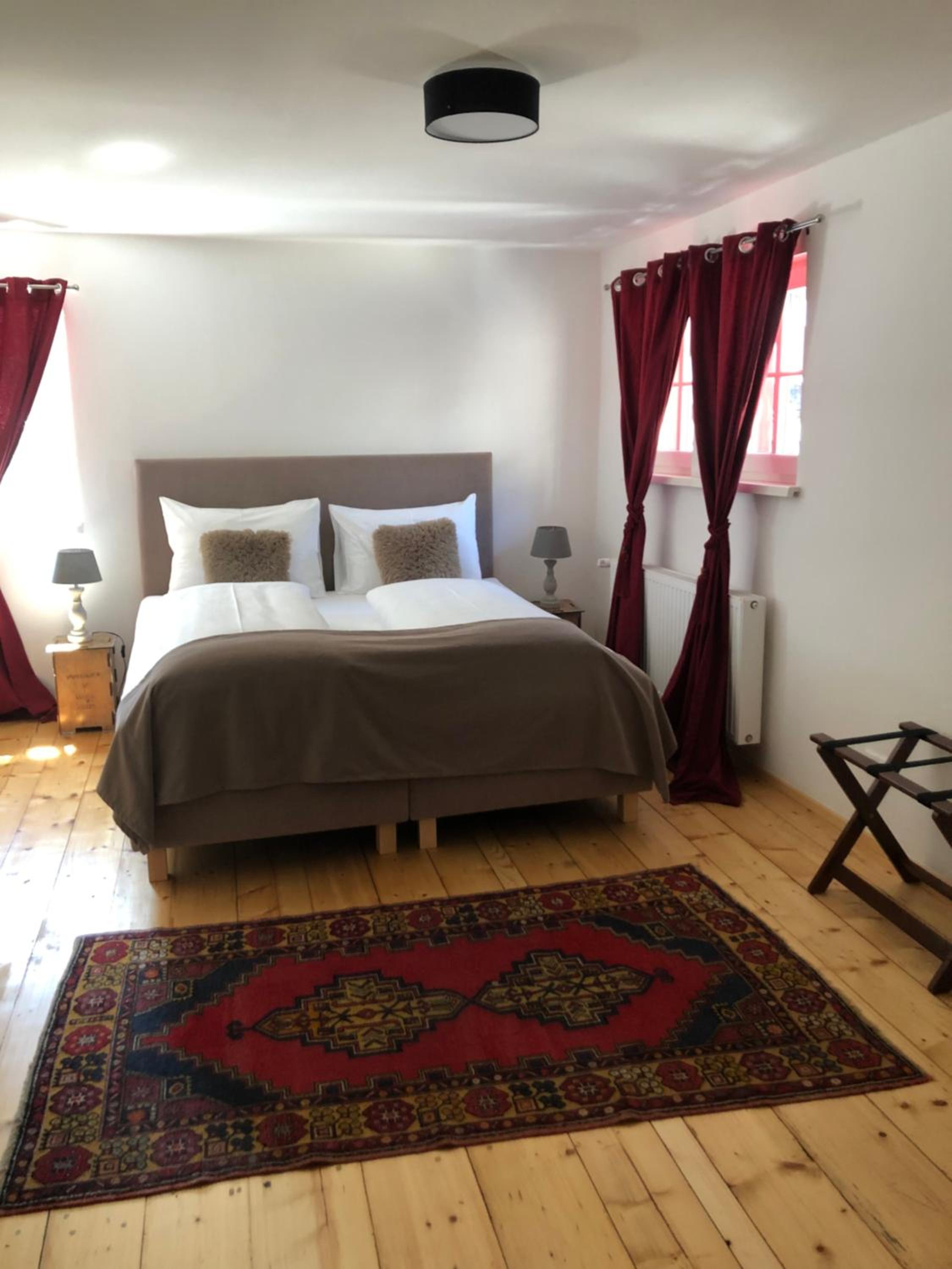 Deluxe Double Room - Photo 9
