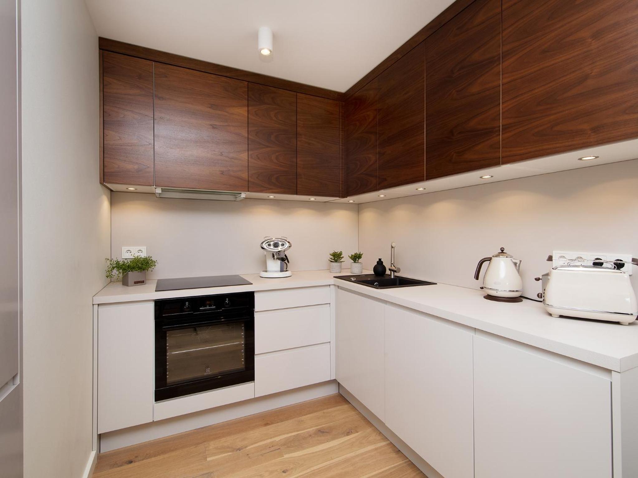 Apartment with Terrace - Photo 13