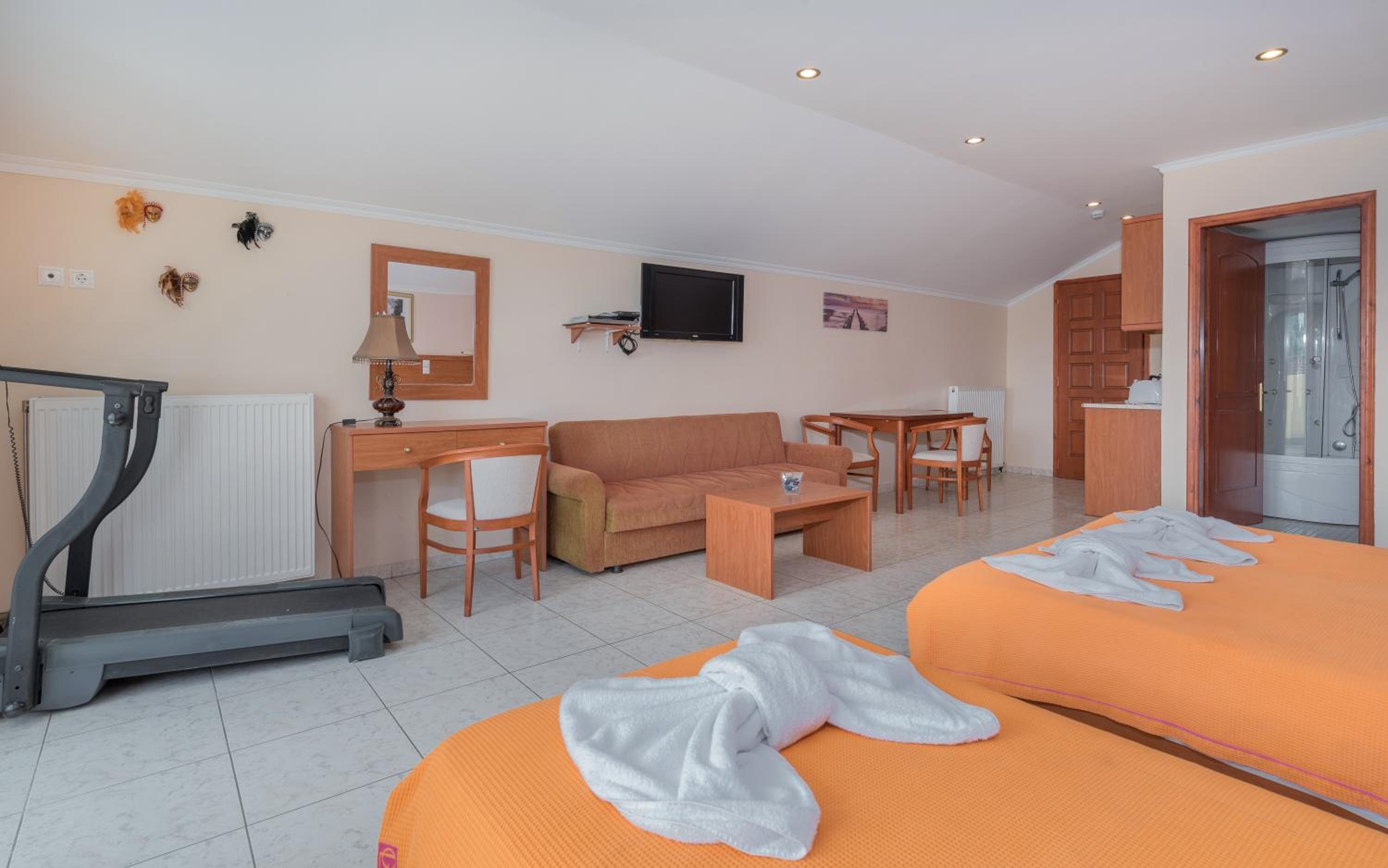 Junior Suite with Pool View