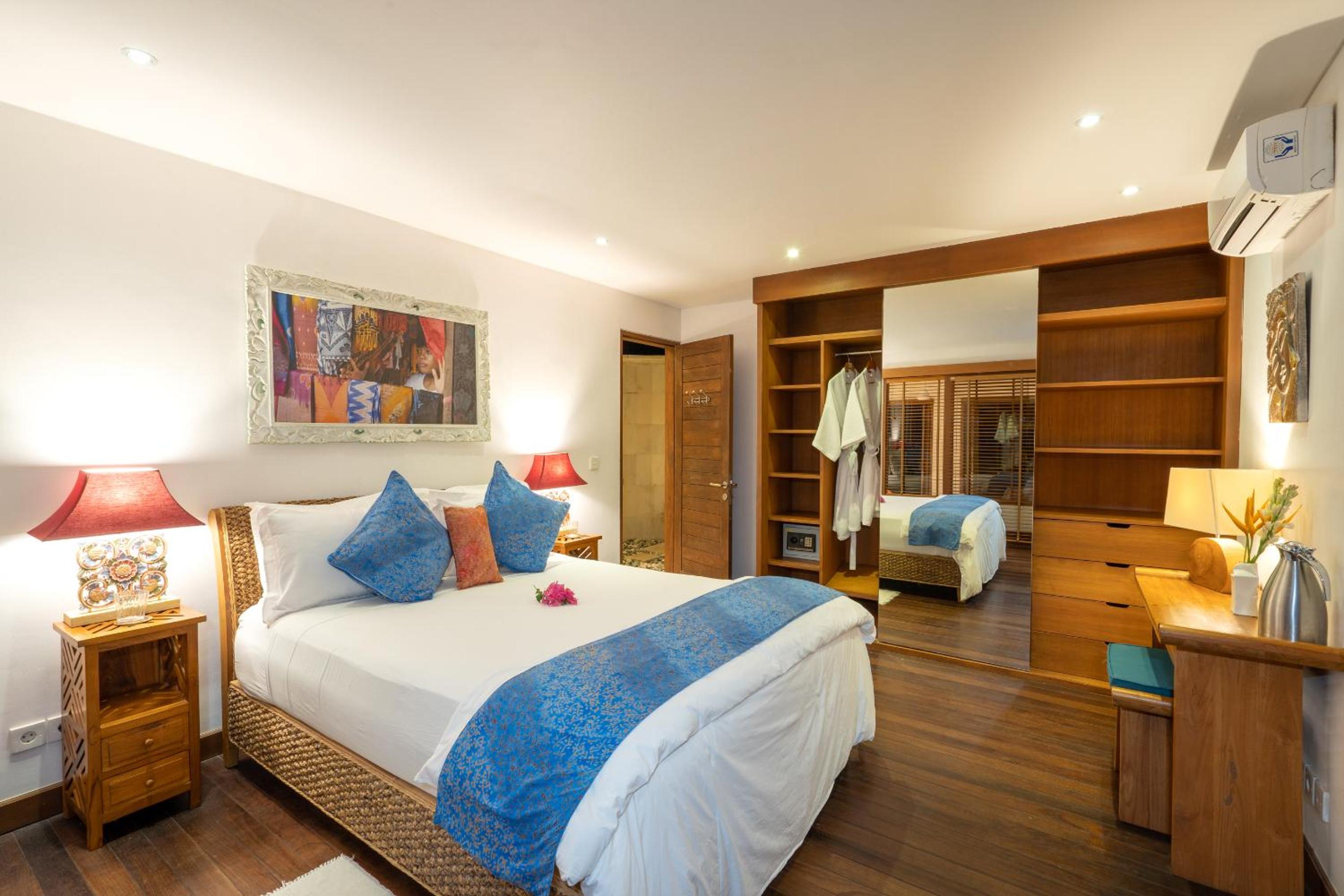Three-Bedroom Villa with Private Pool photo 1