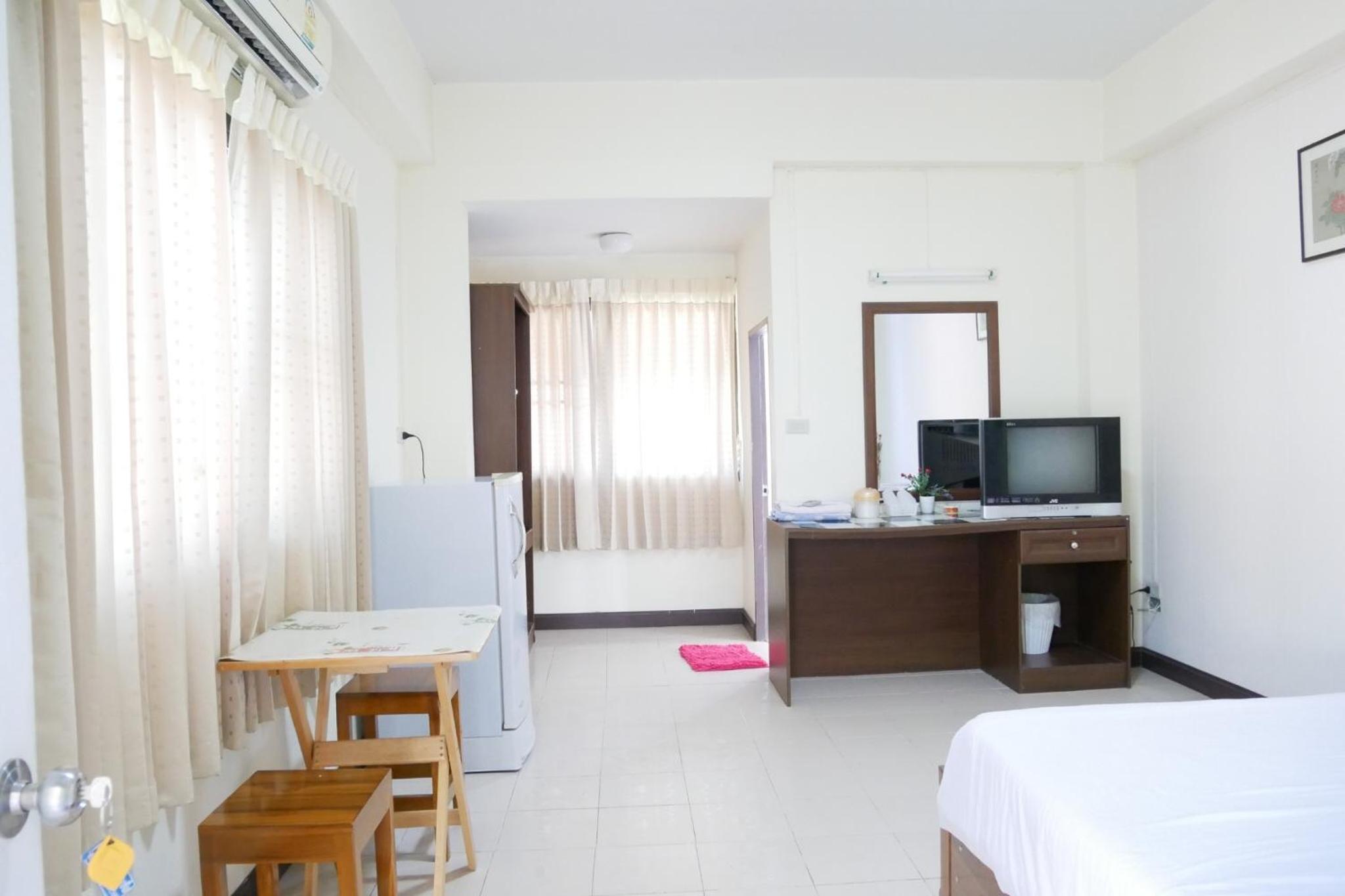 Apartment - Photo 12