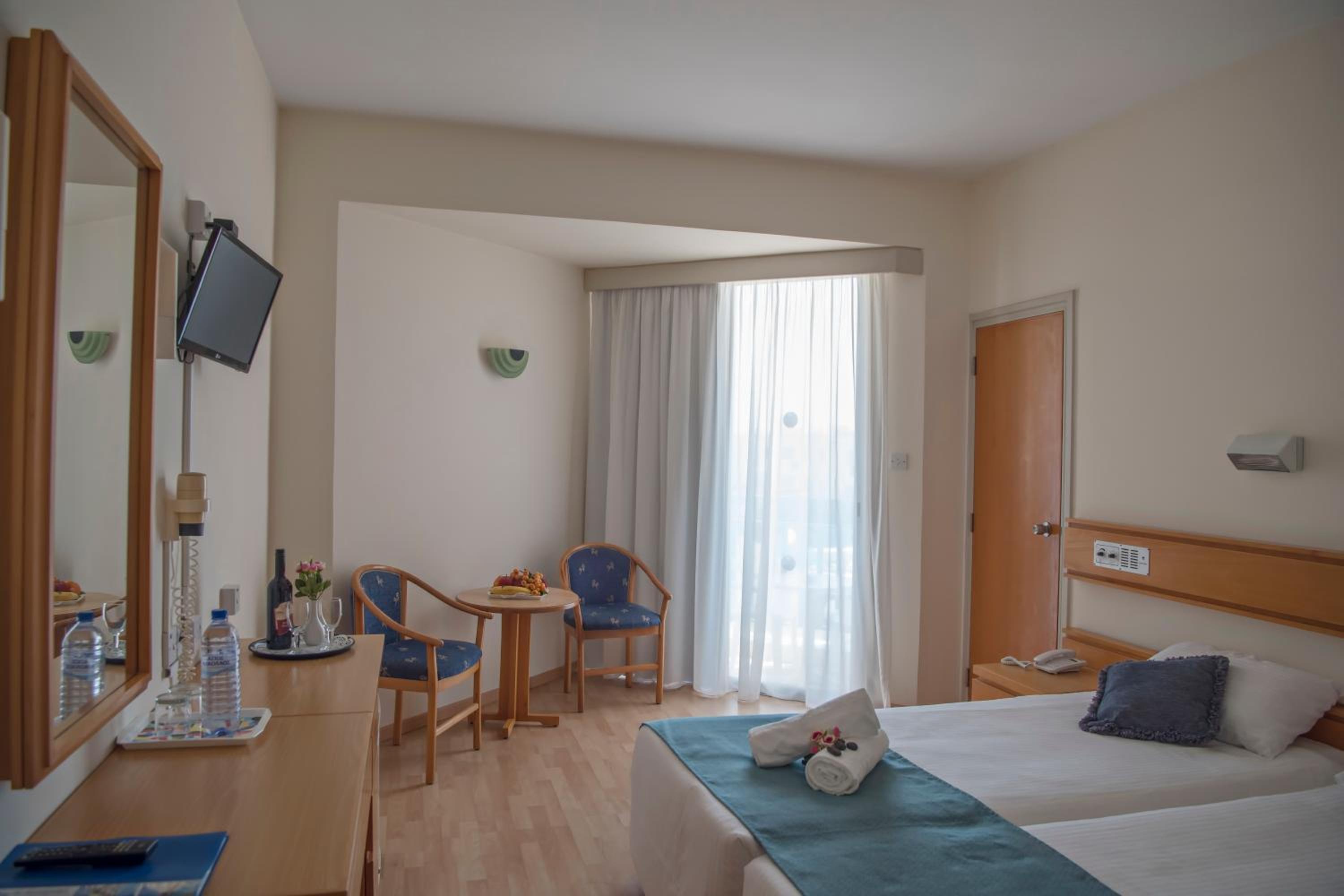 Standard Twin Room with Inland View - Photo 5