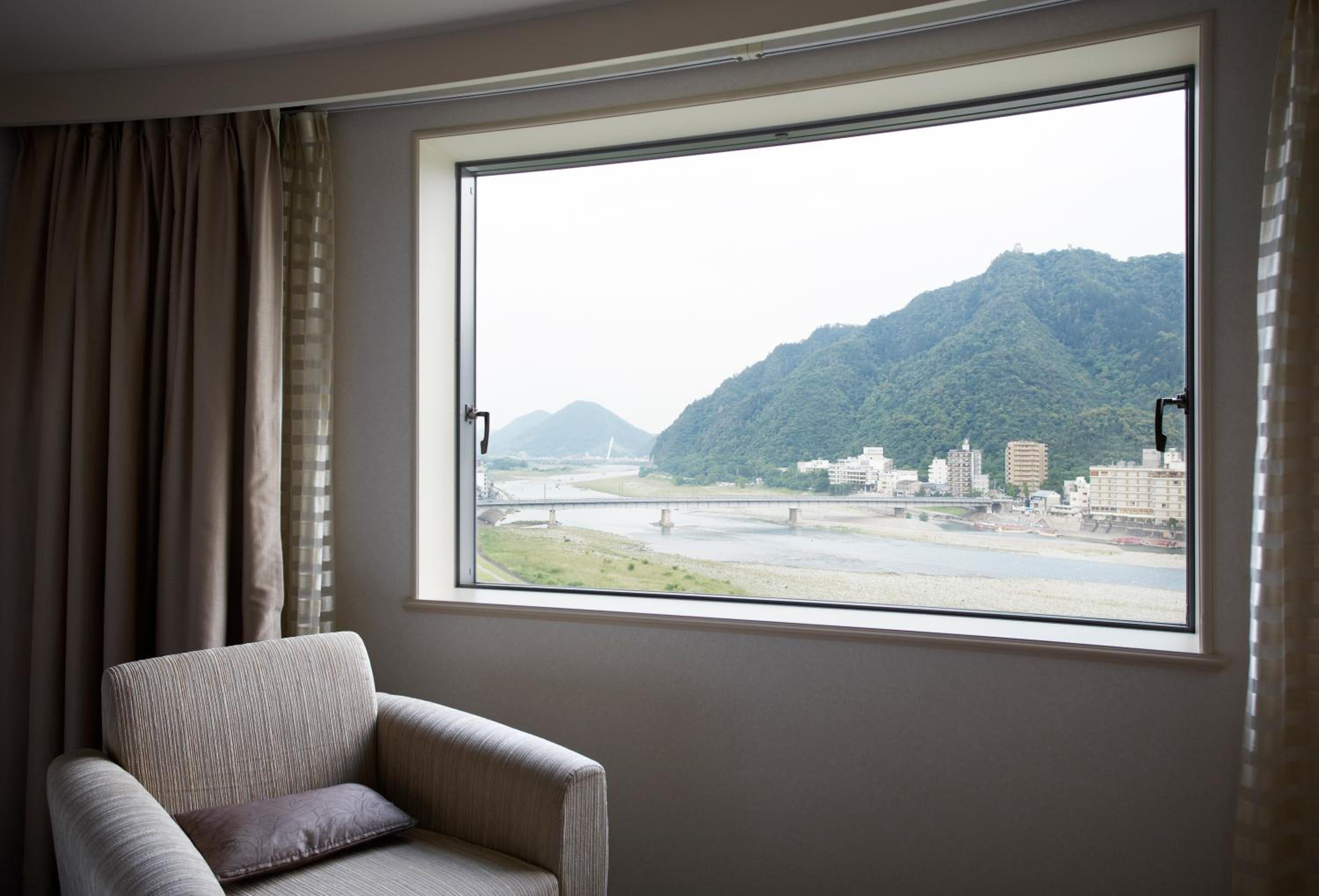 Twin Room With River View - Non-Smoking - Photo 3