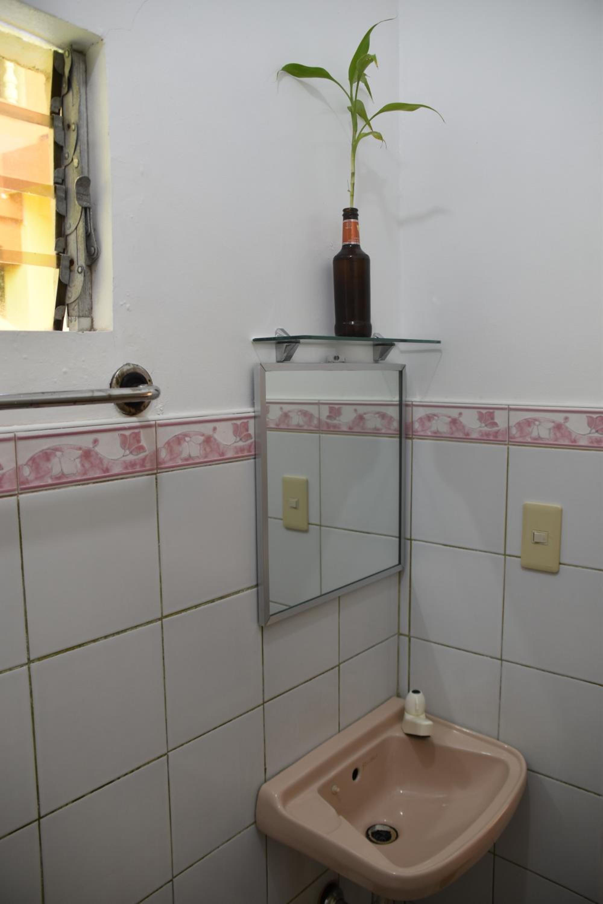 Twin Room with Balcony - Photo 10