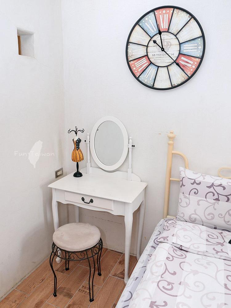 Standard Double Room - Photo 9