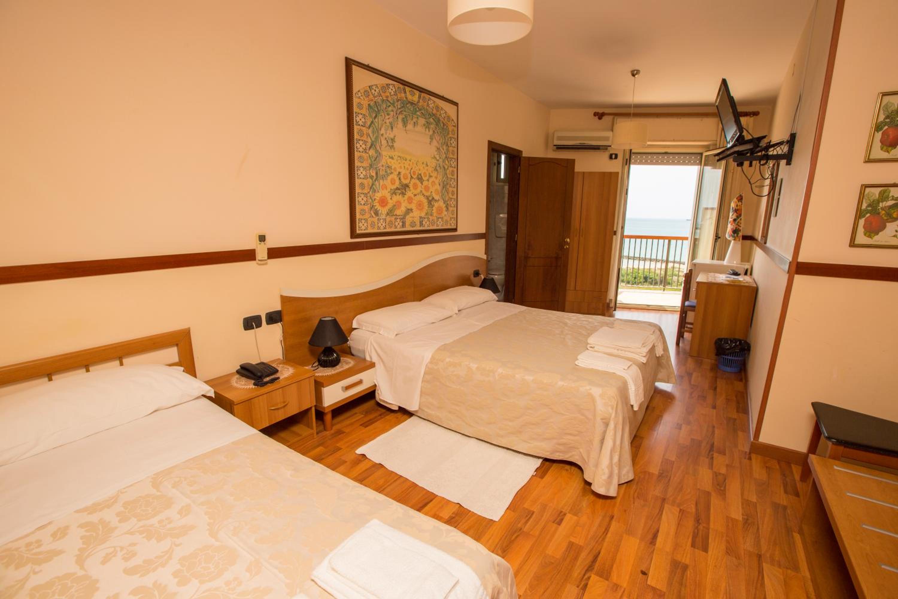 Triple Room
