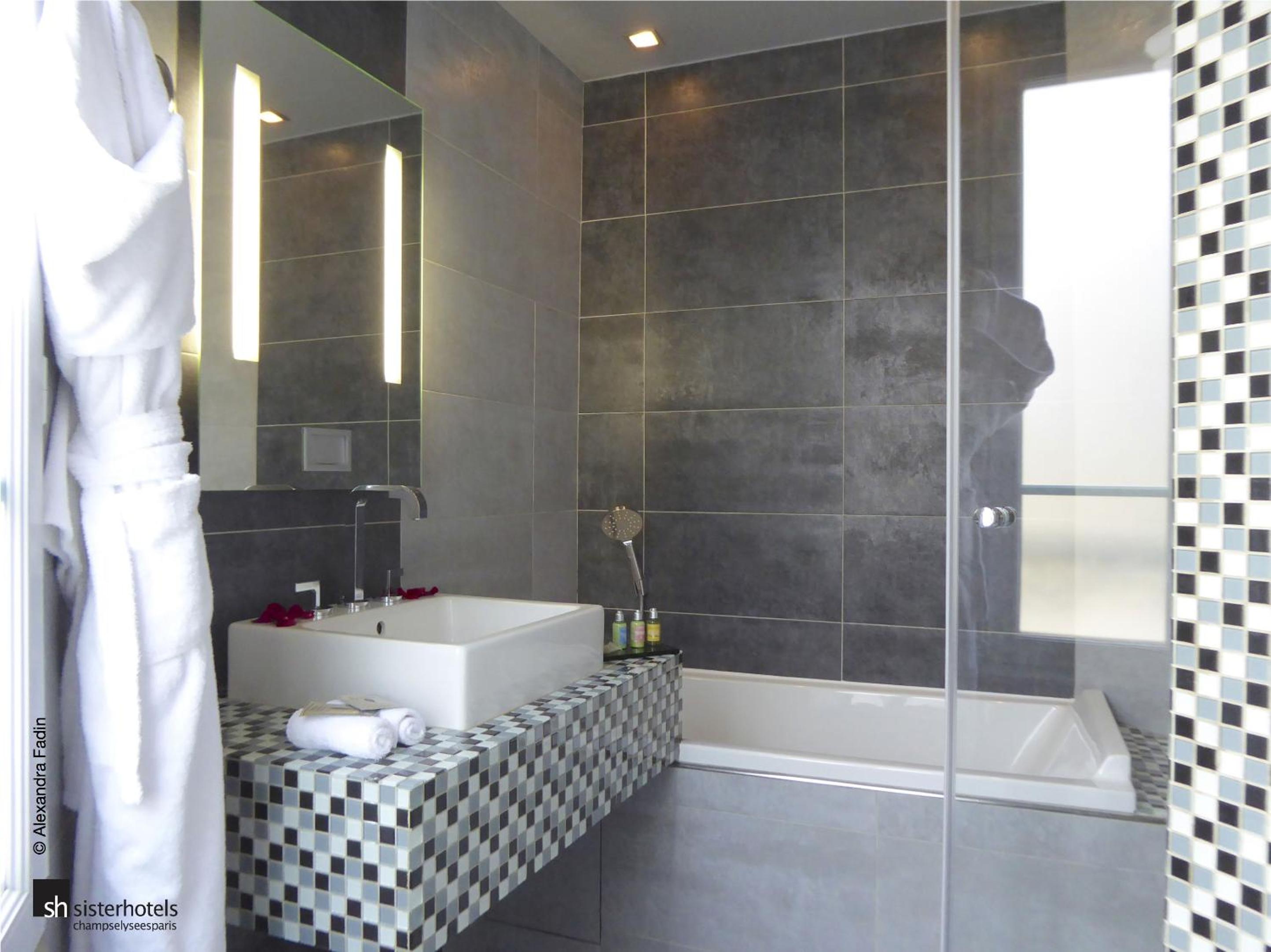 Twin Superior Room thumbnail 5