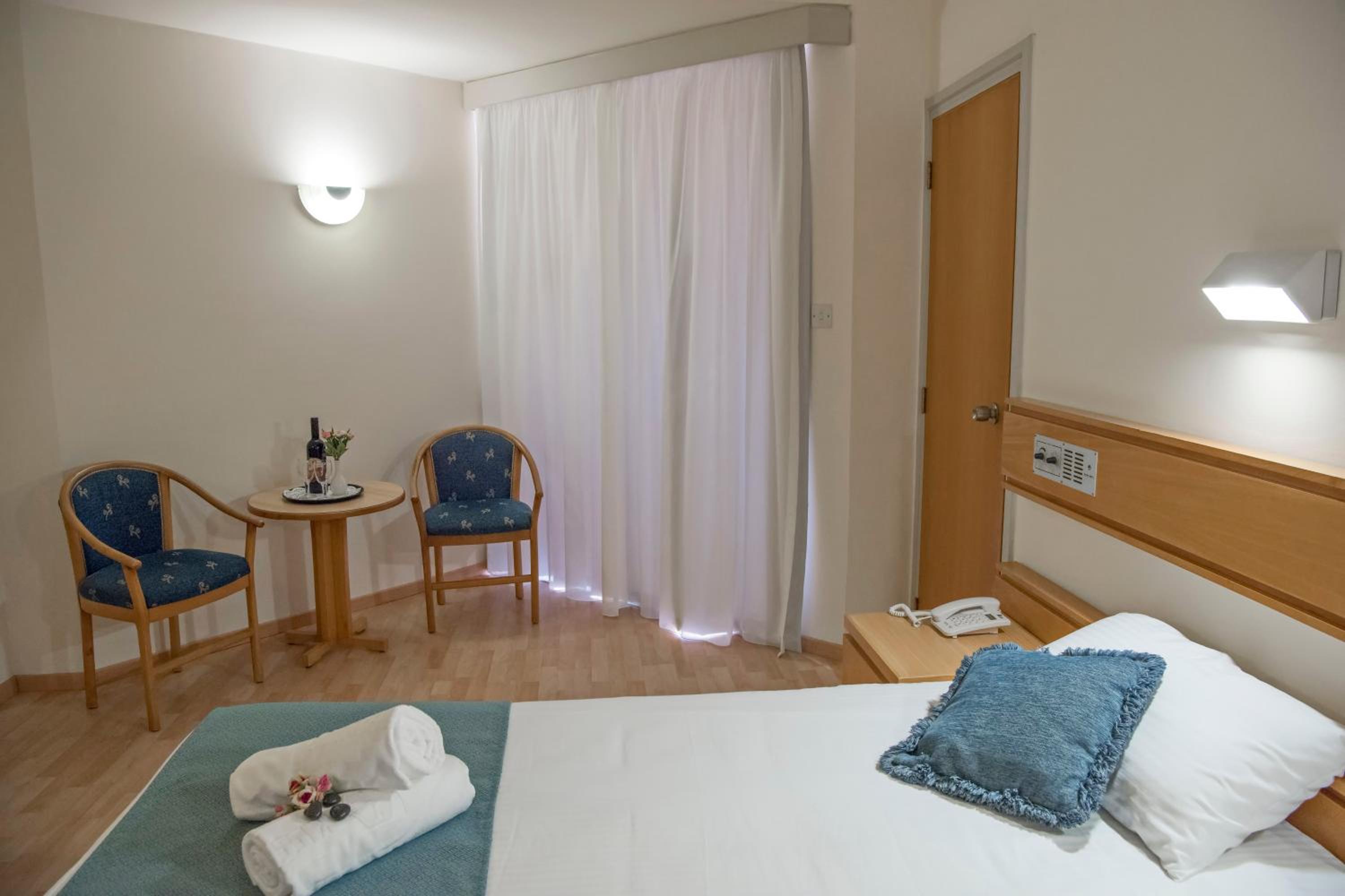 Standard Twin Room with Inland View - Photo 6