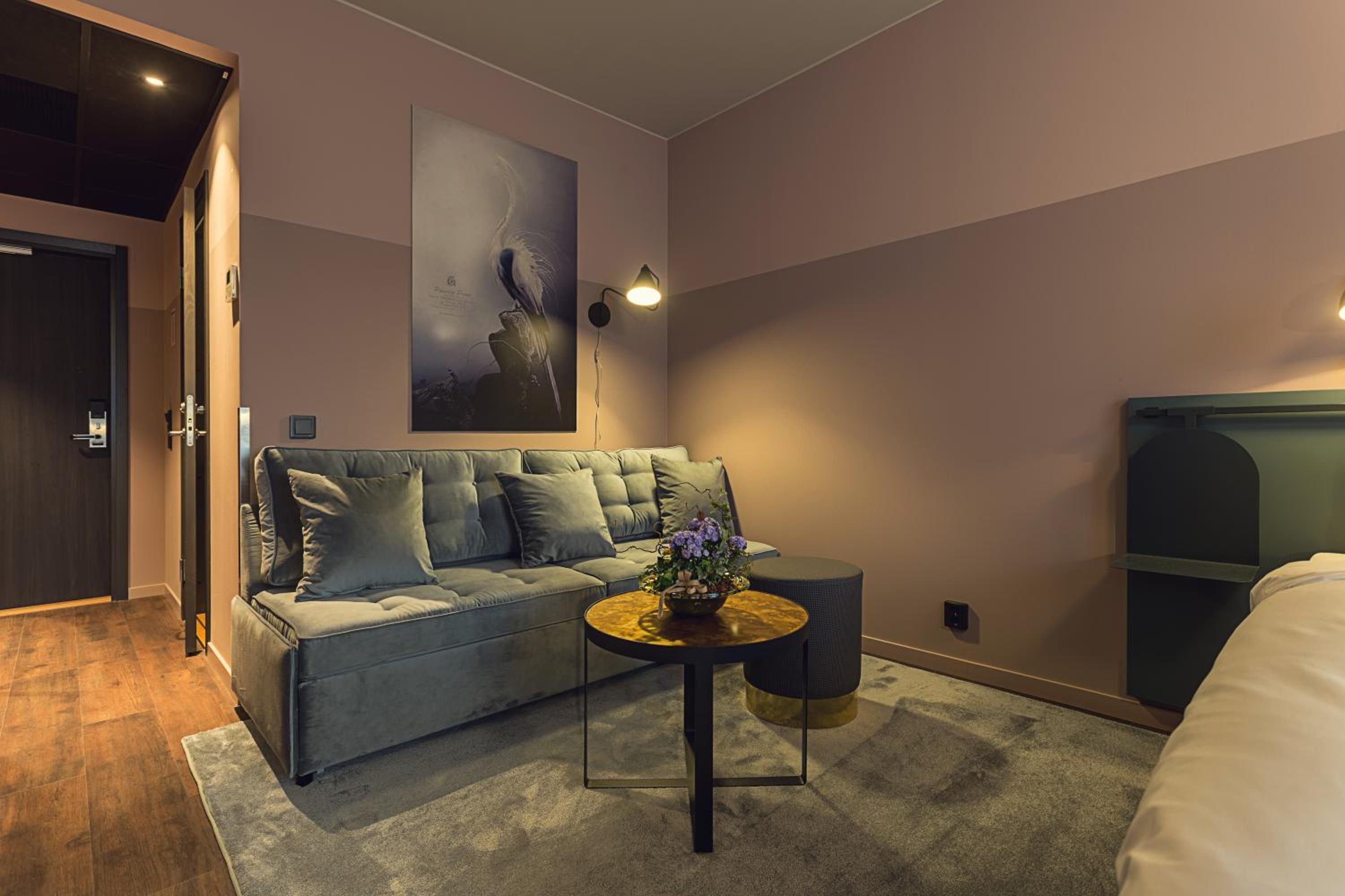 Family Room with Queen Bed and Sofa Bed - Non-Smoking - Photo 11