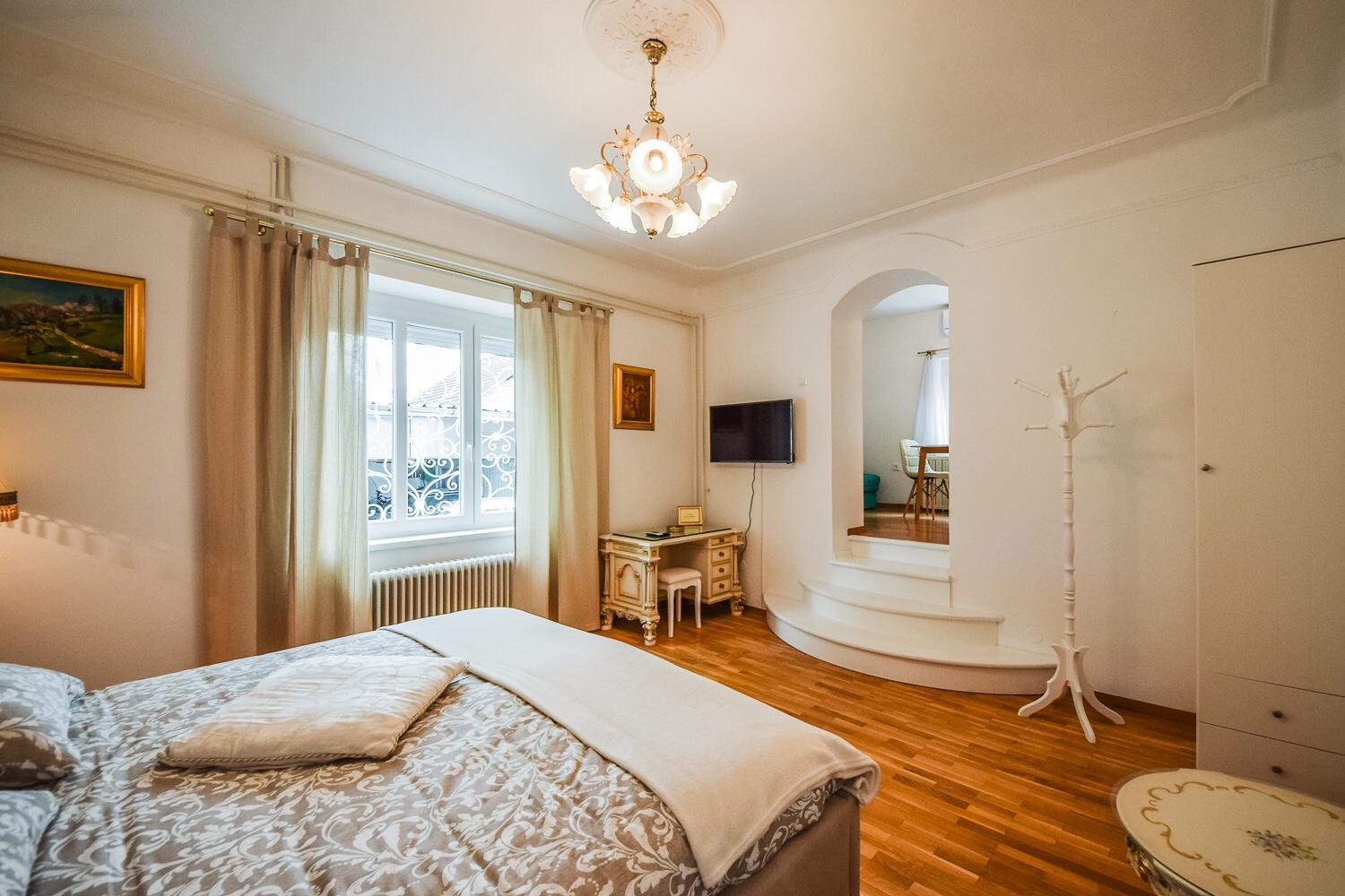 Deluxe Apartment photo 1