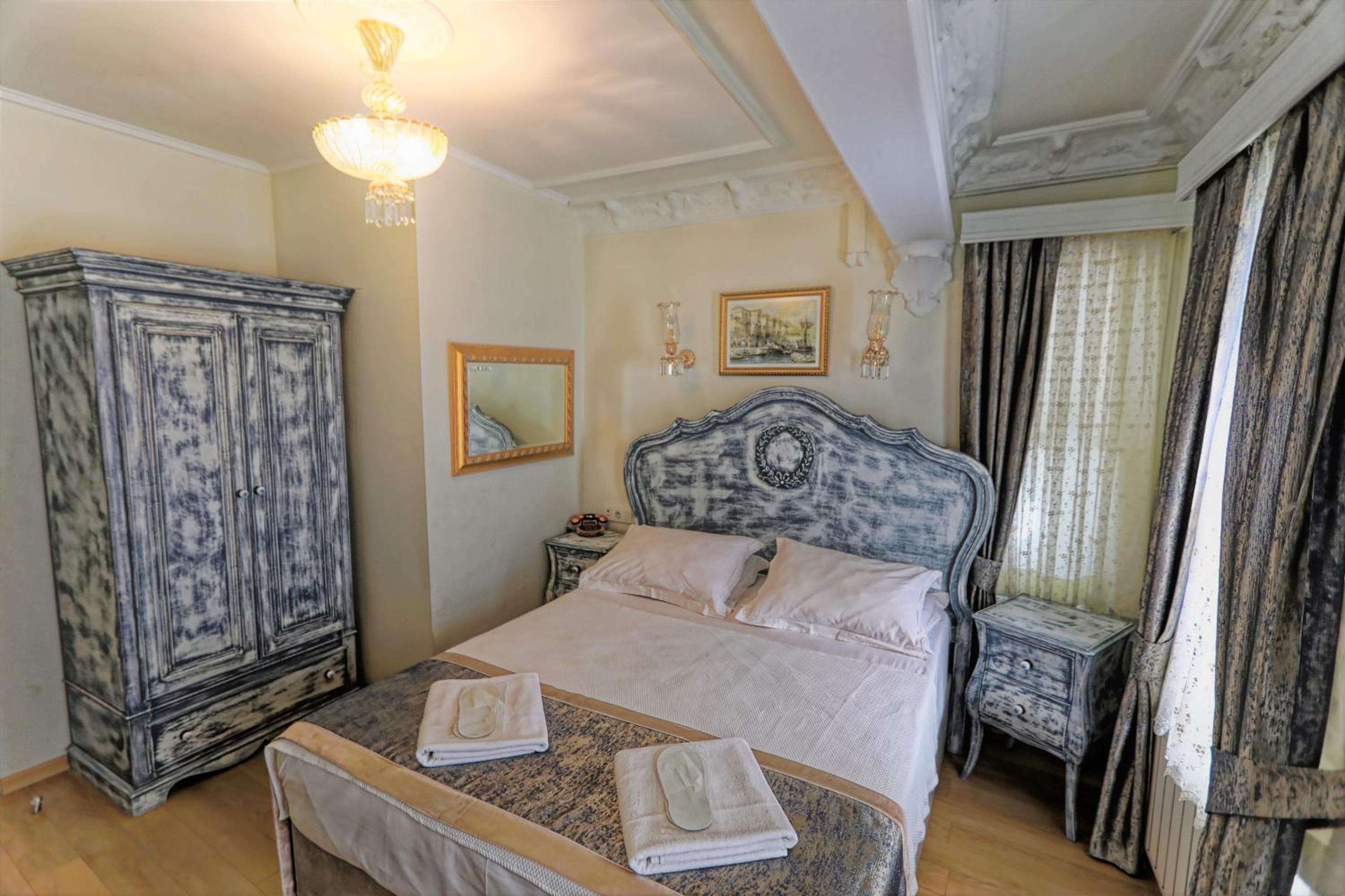 Standard Double or Twin Room photo 1