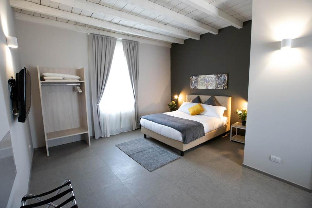 Quadruple Room with Private Bathroom - Photo 1