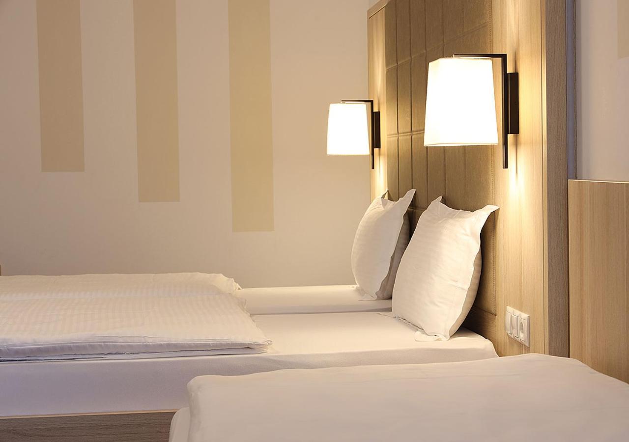 Triple Room - Photo 7