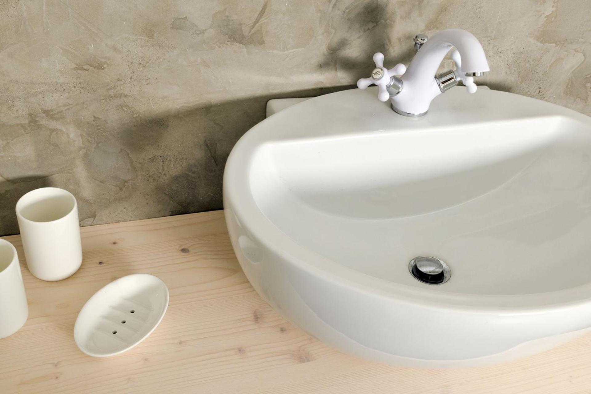 Deluxe Double Room with Bath photo 3