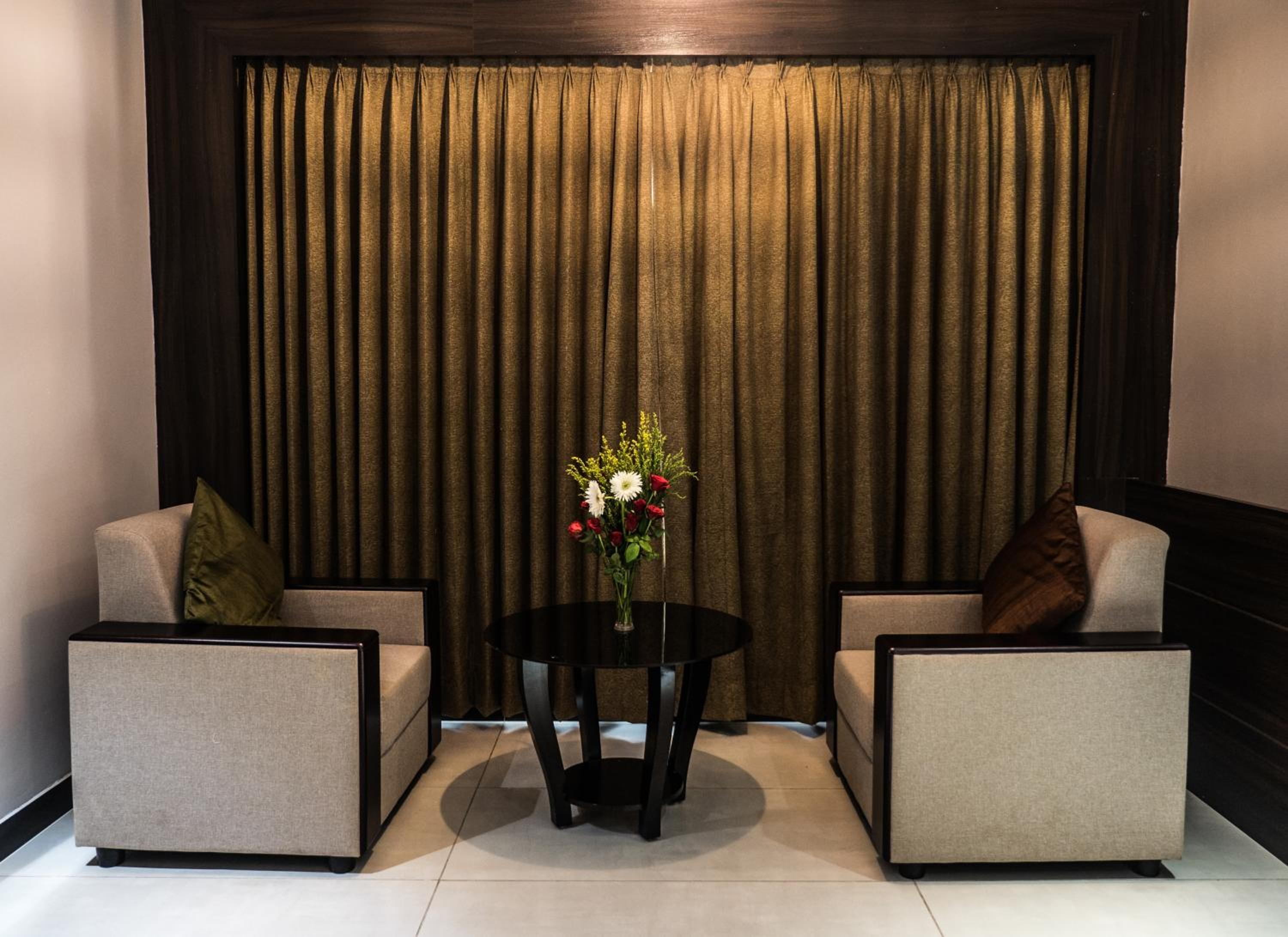 Deluxe Room - Photo 14