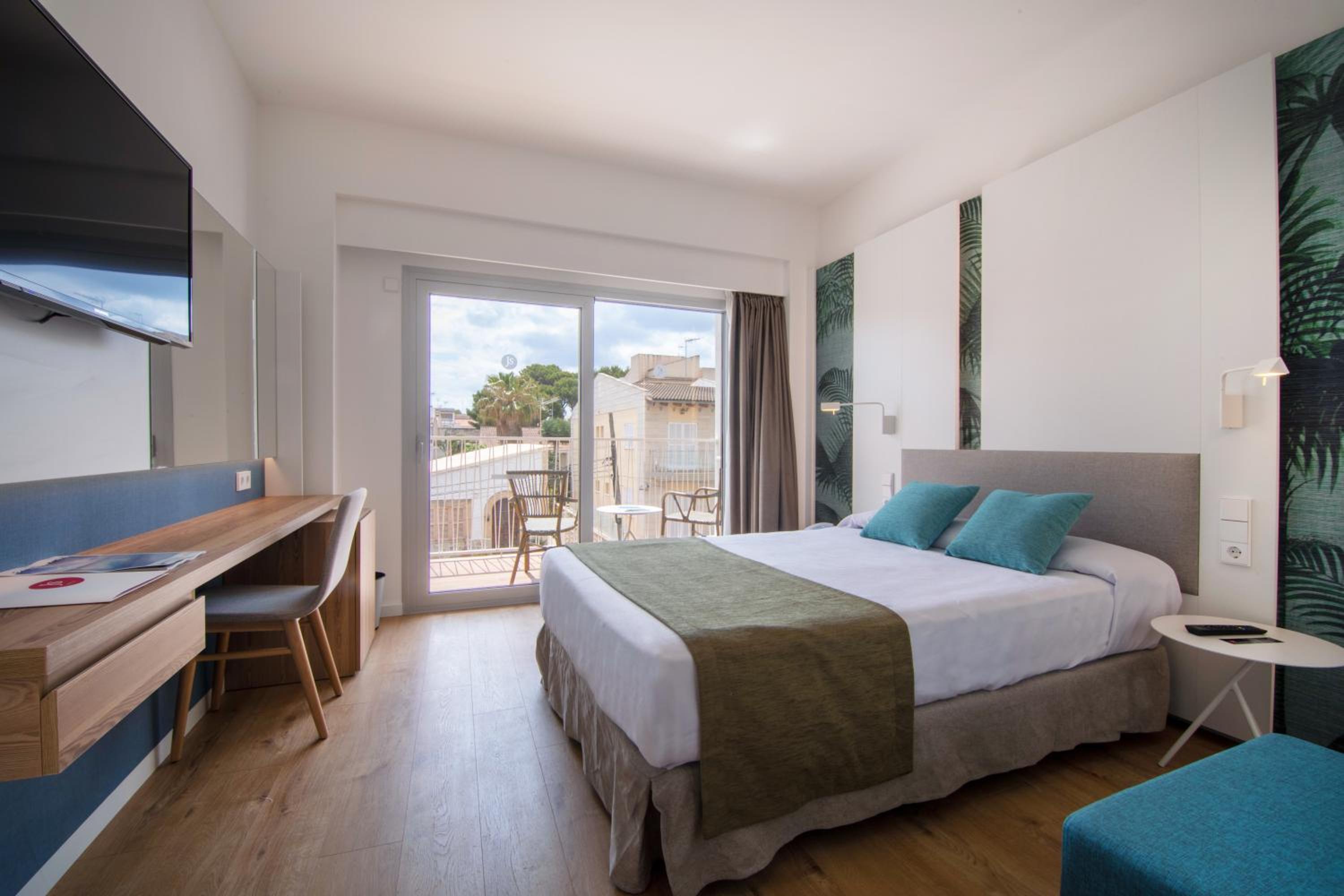 Habitación Doble con Balcón (1 Adulto)