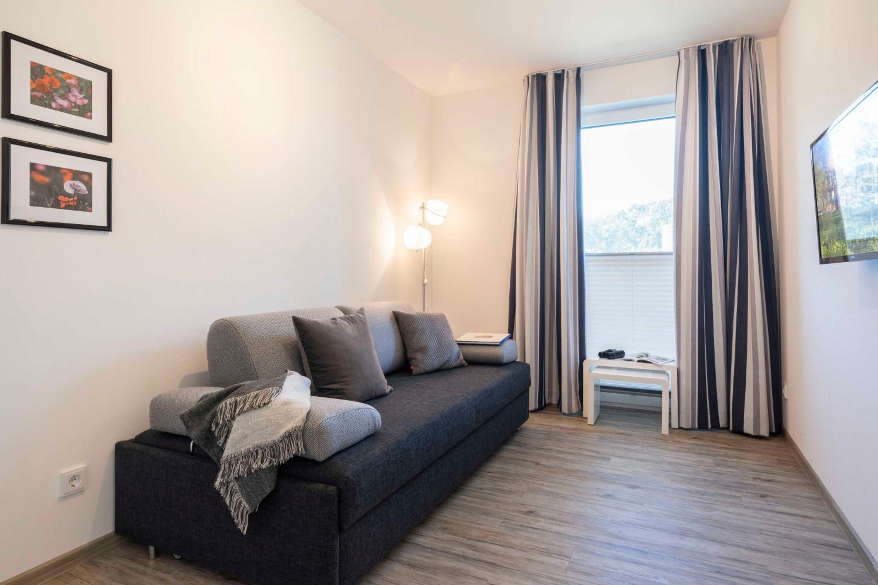 Three-Bedroom Apartment with Terrace photo 3
