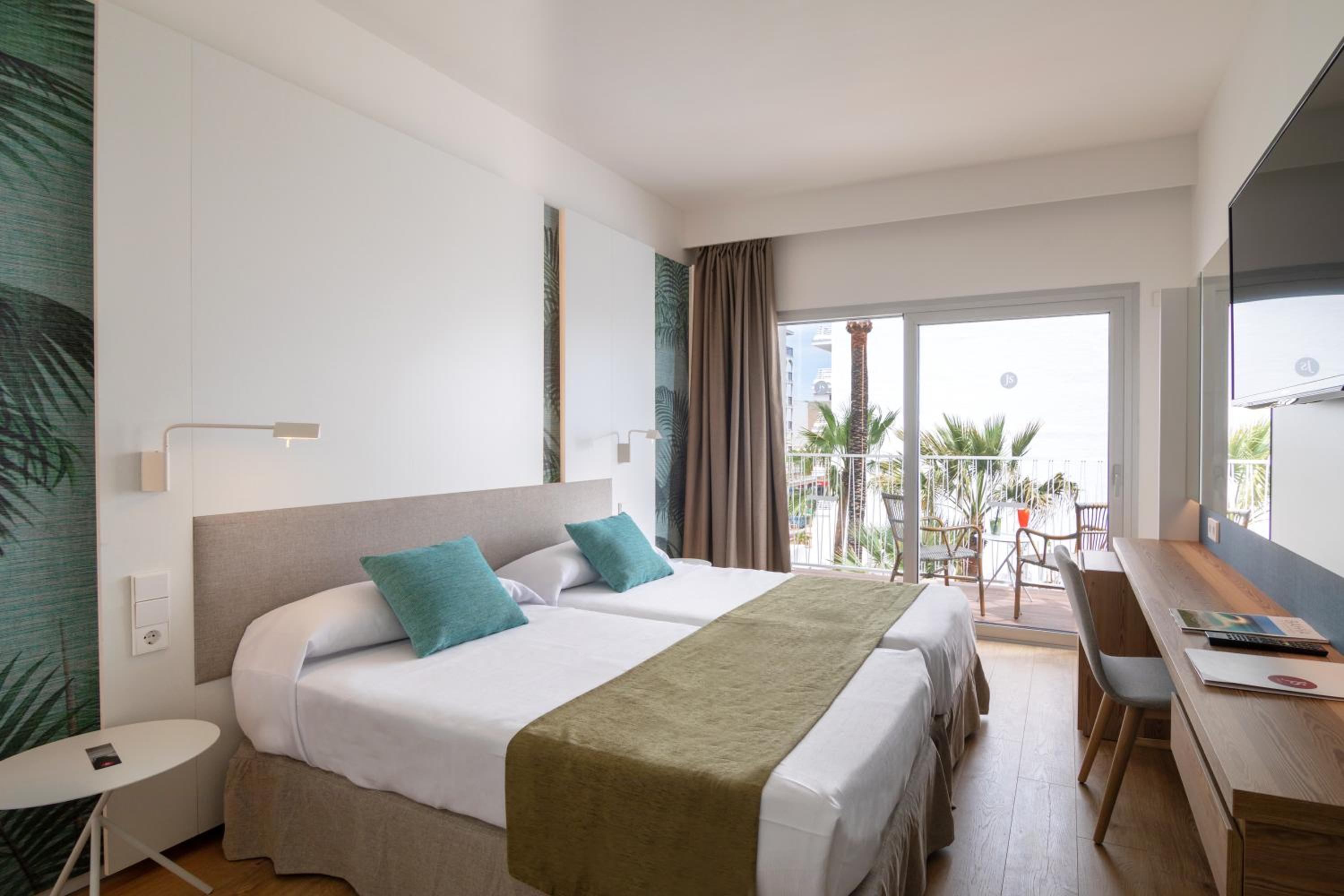 Double Room with Balcony photo 2