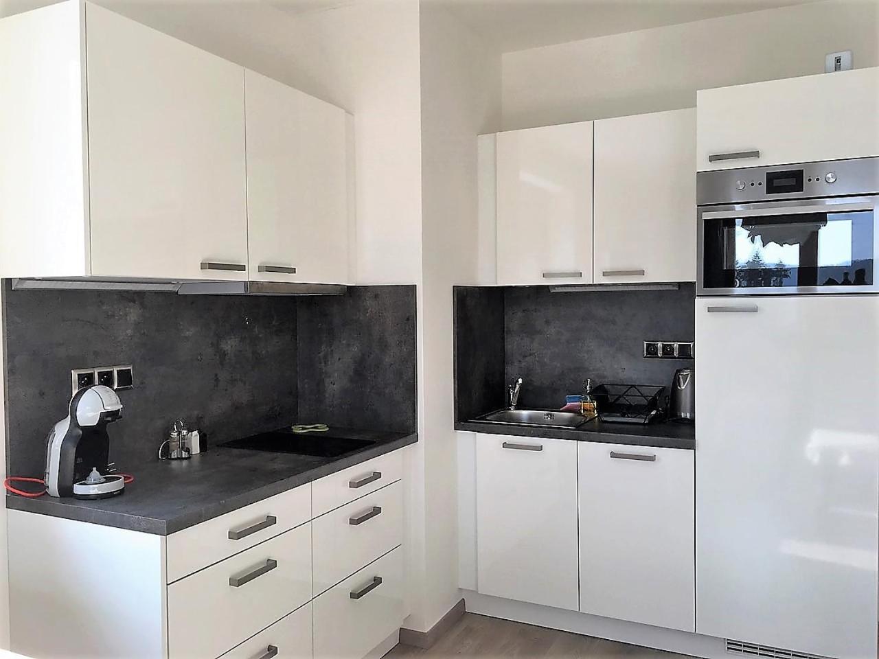 Studio Apartment photo 1