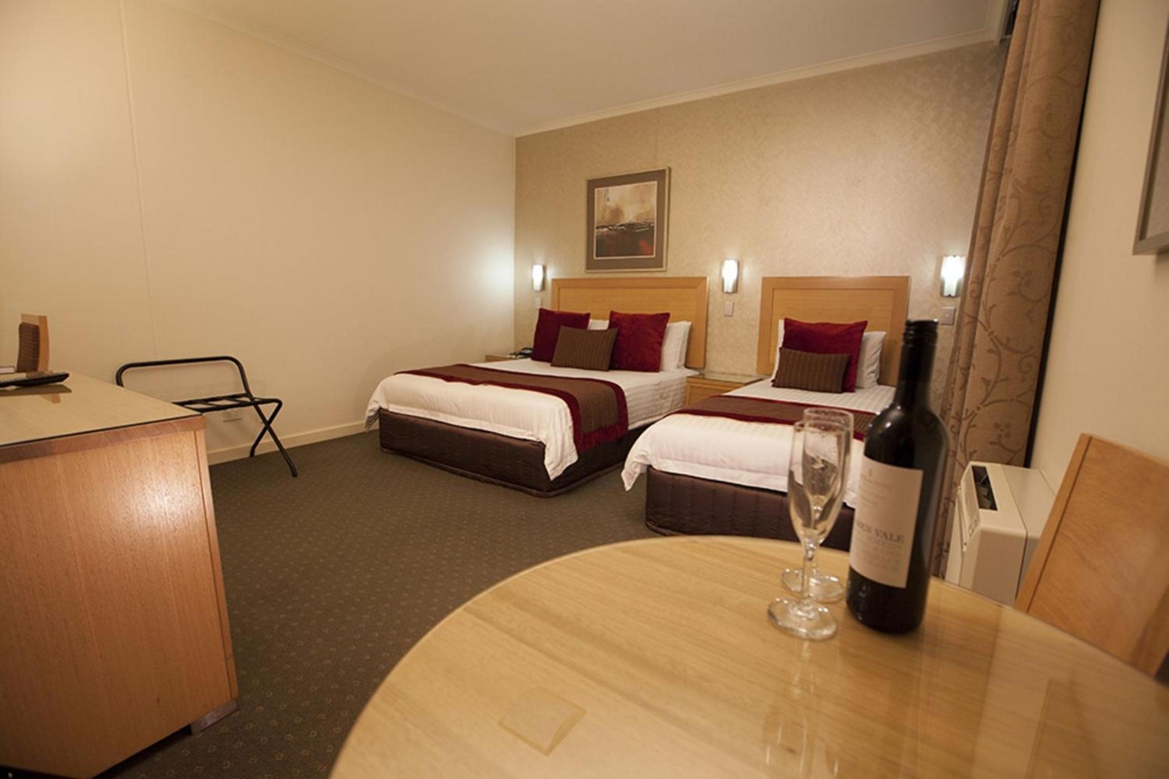 Suite with Spa Bath - Photo 3