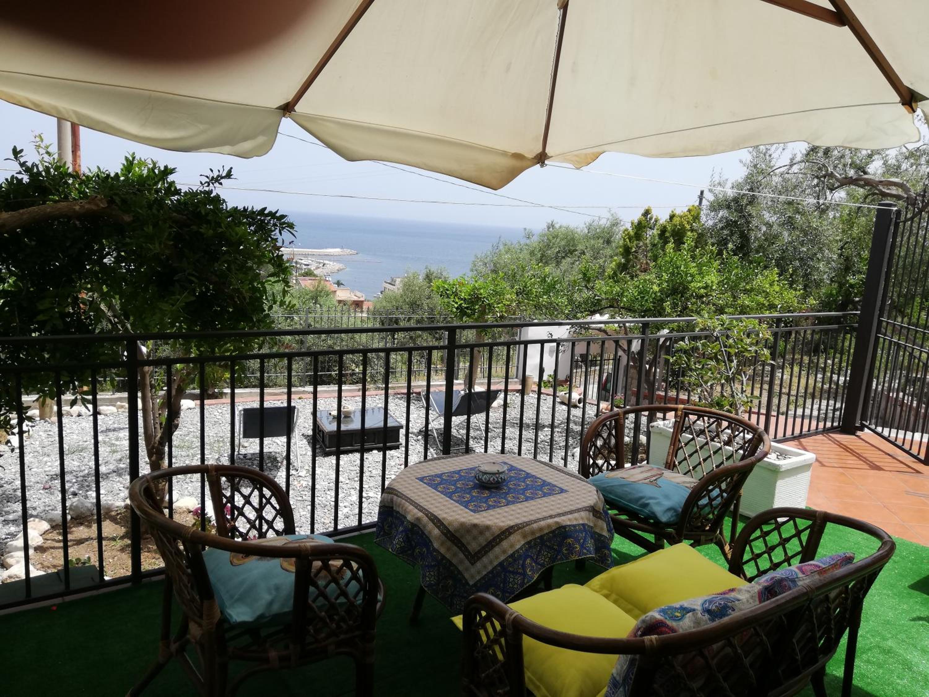 Family Room with Sea View - Photo 6