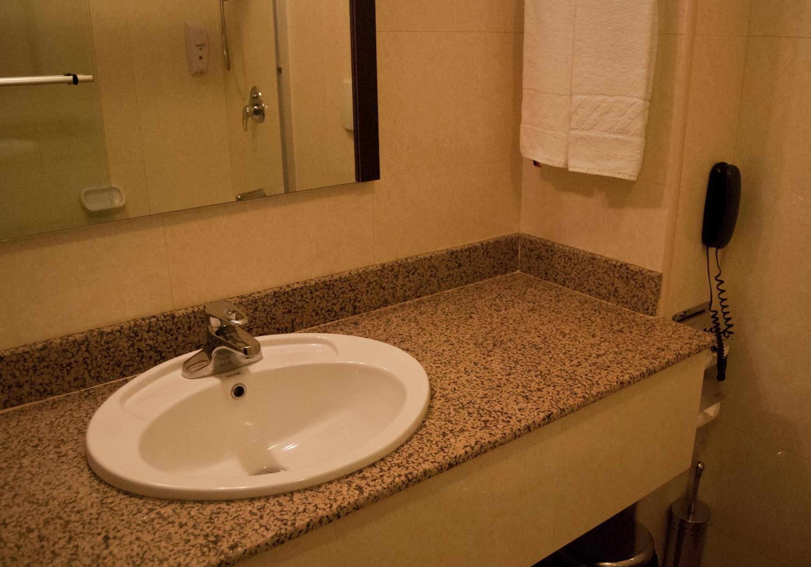 Twin Room - Photo 4