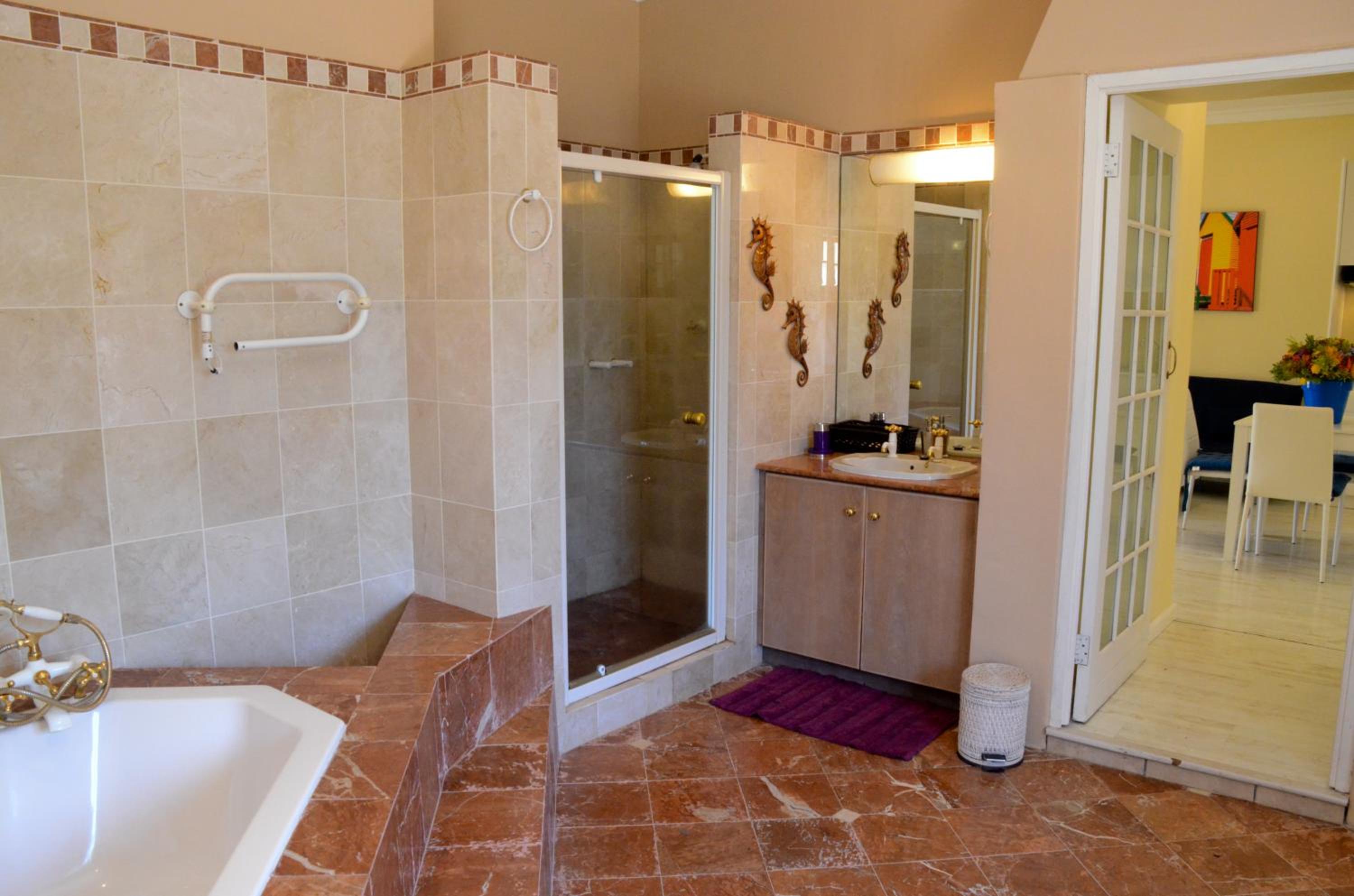 Luxury Apartment photo 3