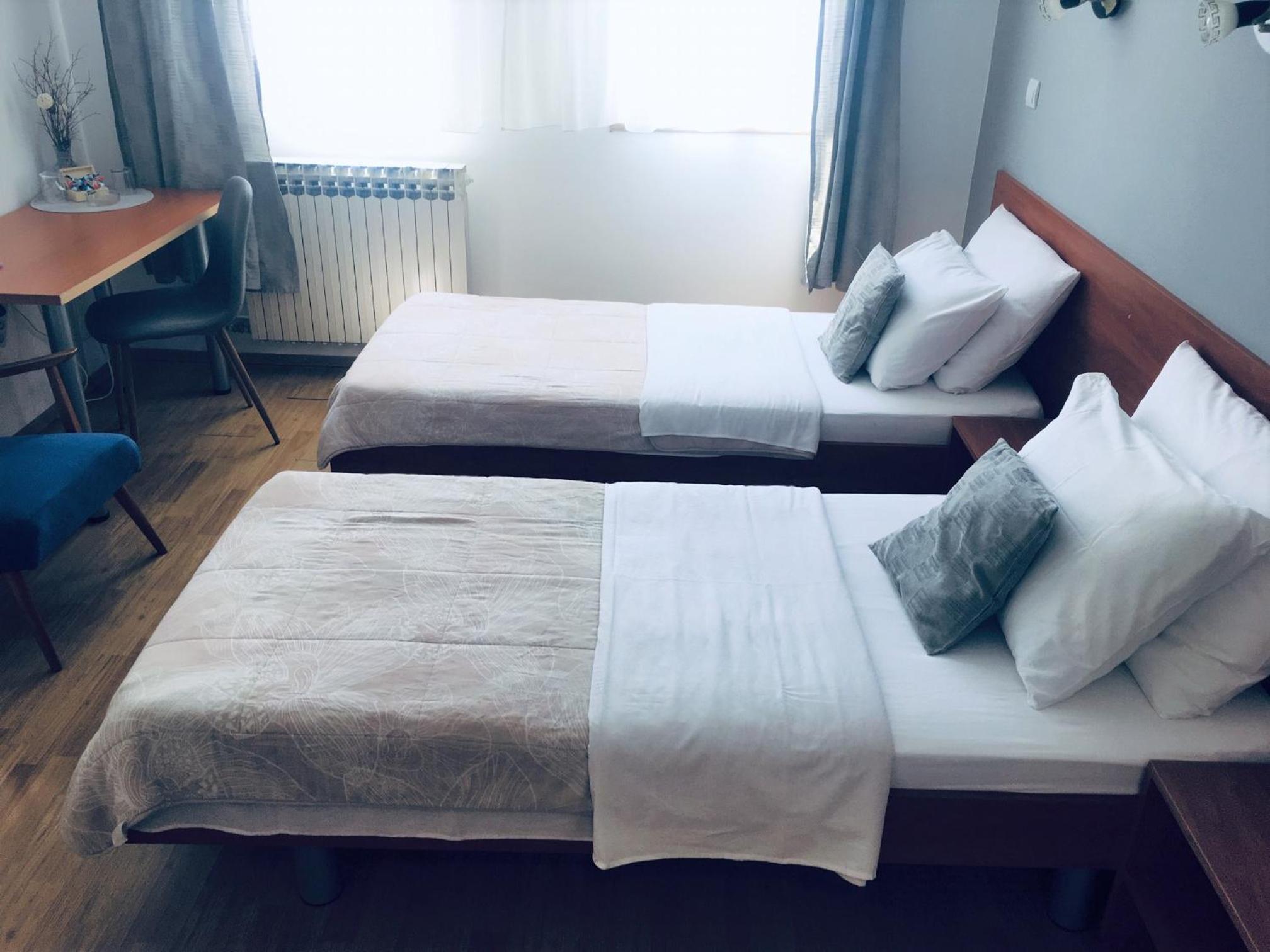 Quadruple Room with Private Bathroom photo 3