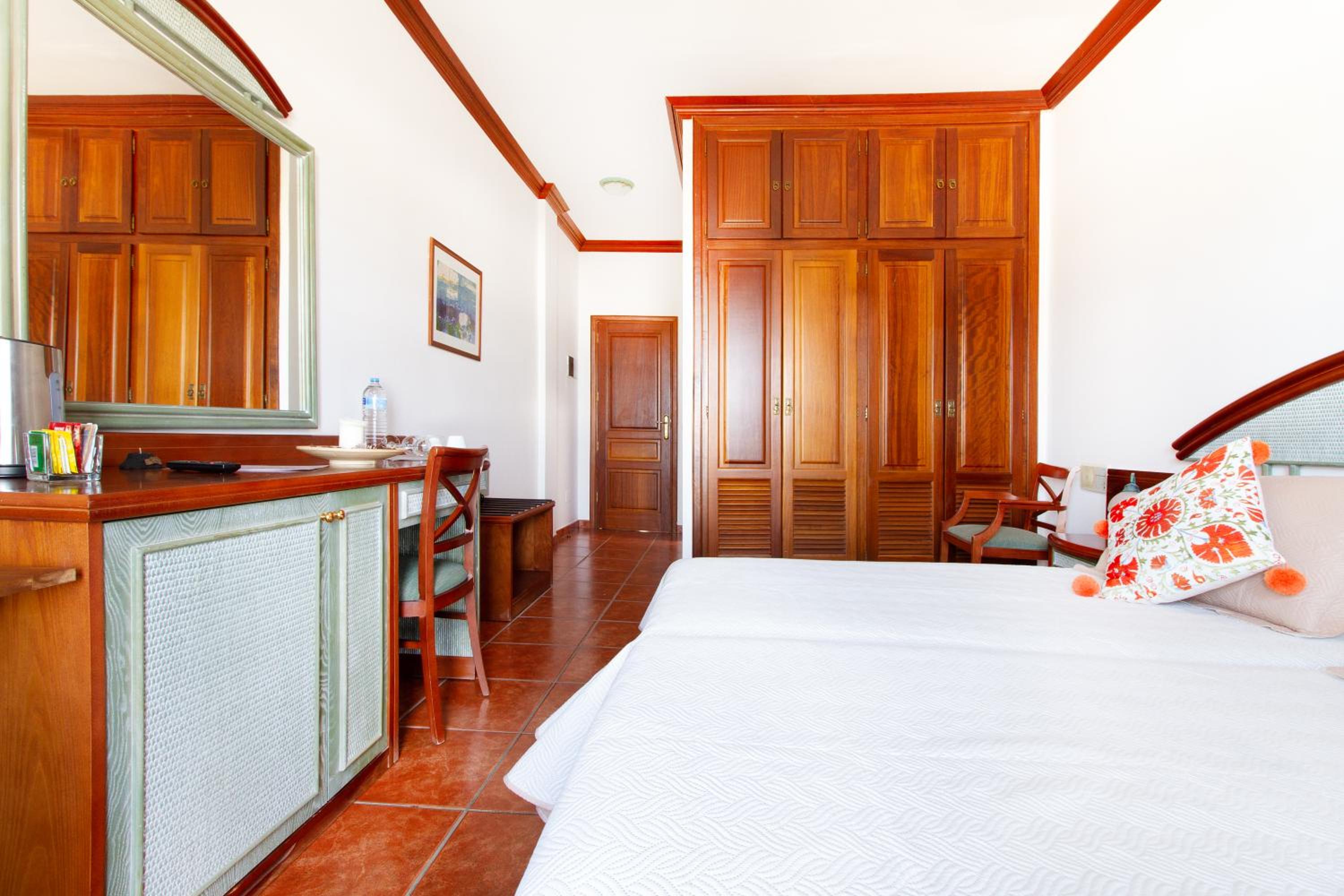 Double Room with Private Bathroom photo 3