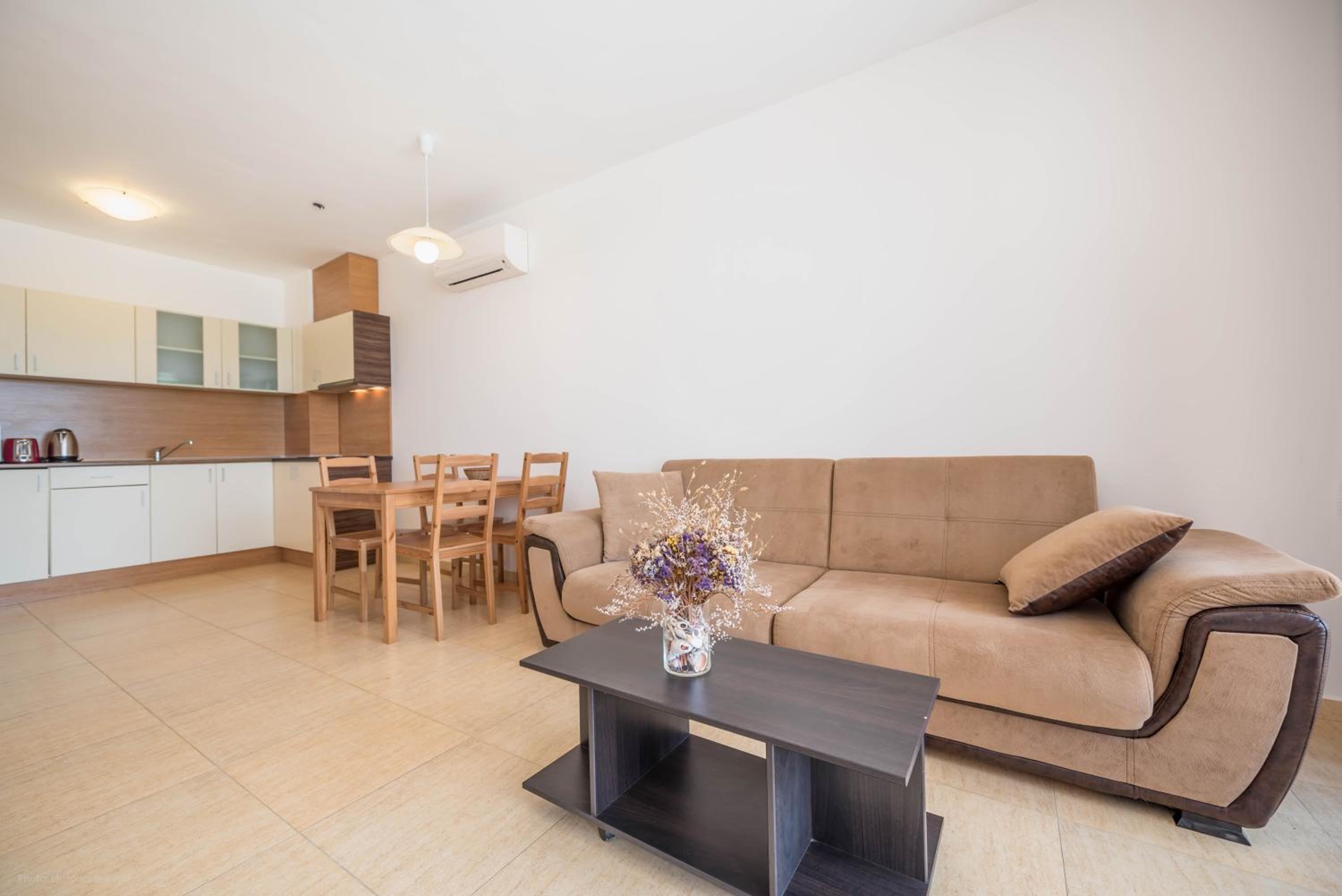One-Bedroom Apartment