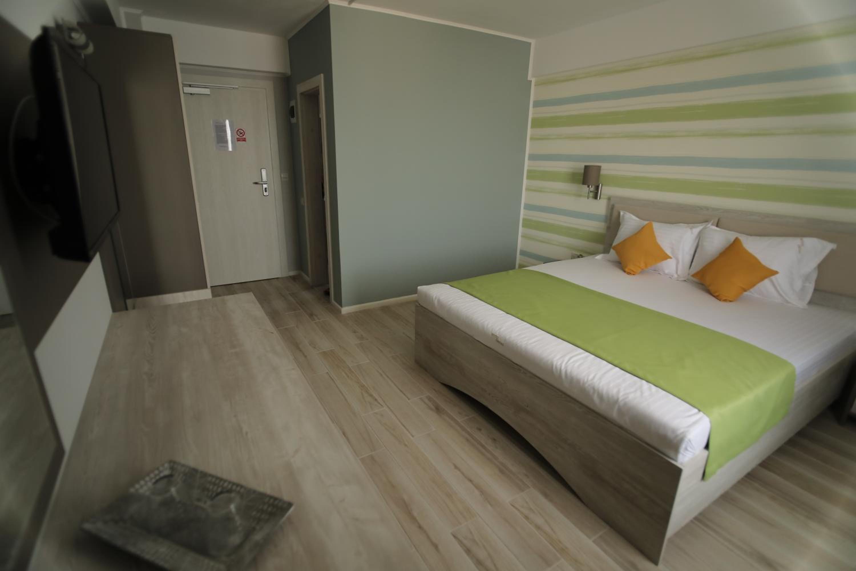 Double Room - Photo 4