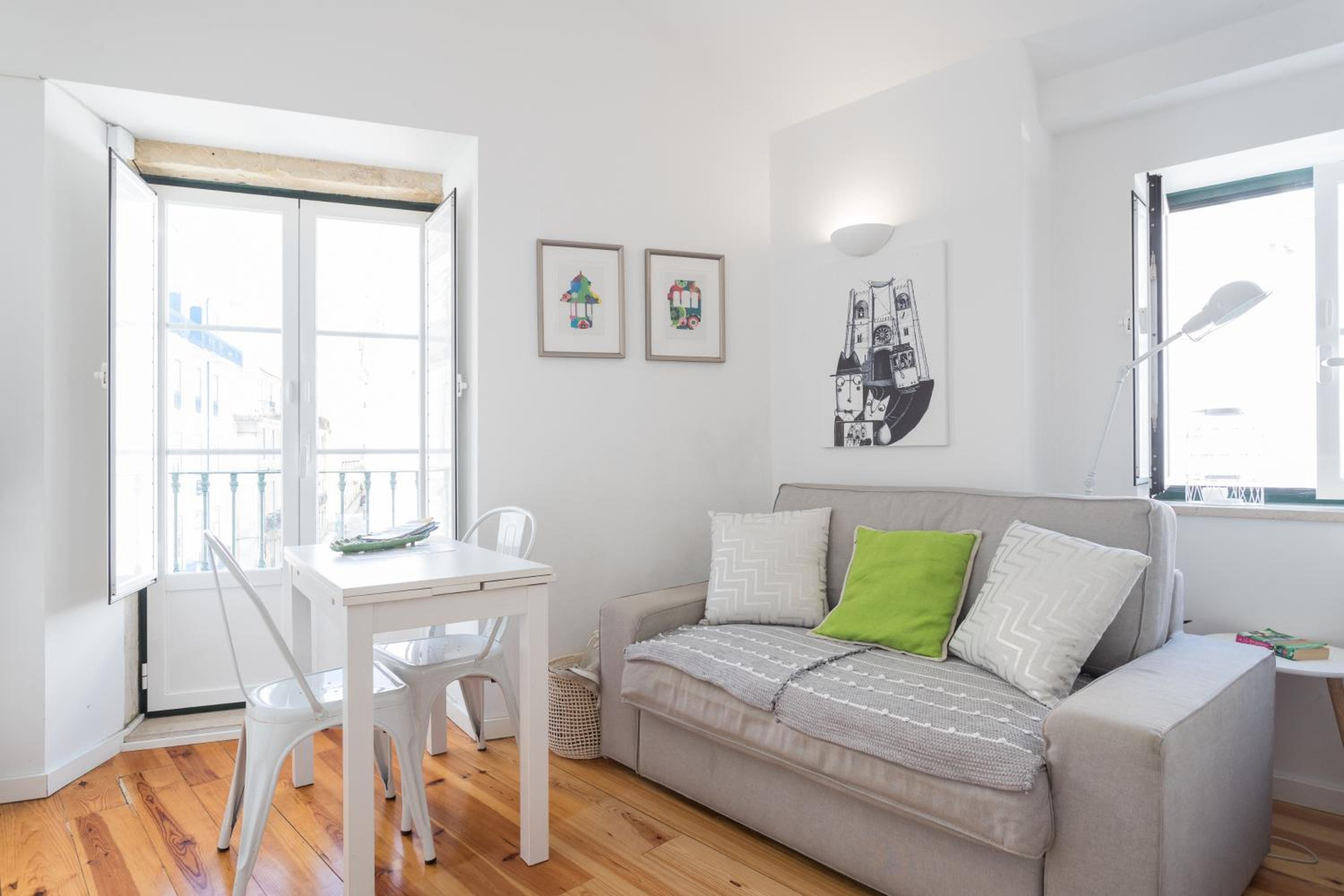Studio with Balcony photo 1